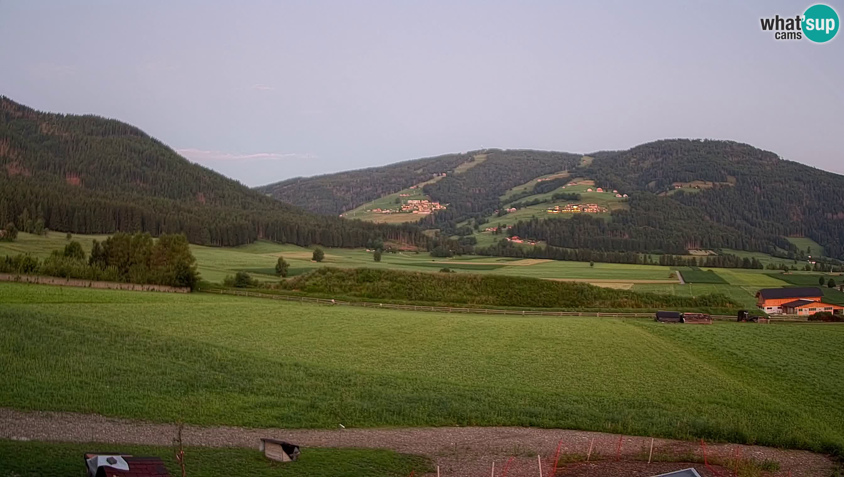 Webkamera Olang | Blick auf den Kronplatz von den Sottla Apartments
