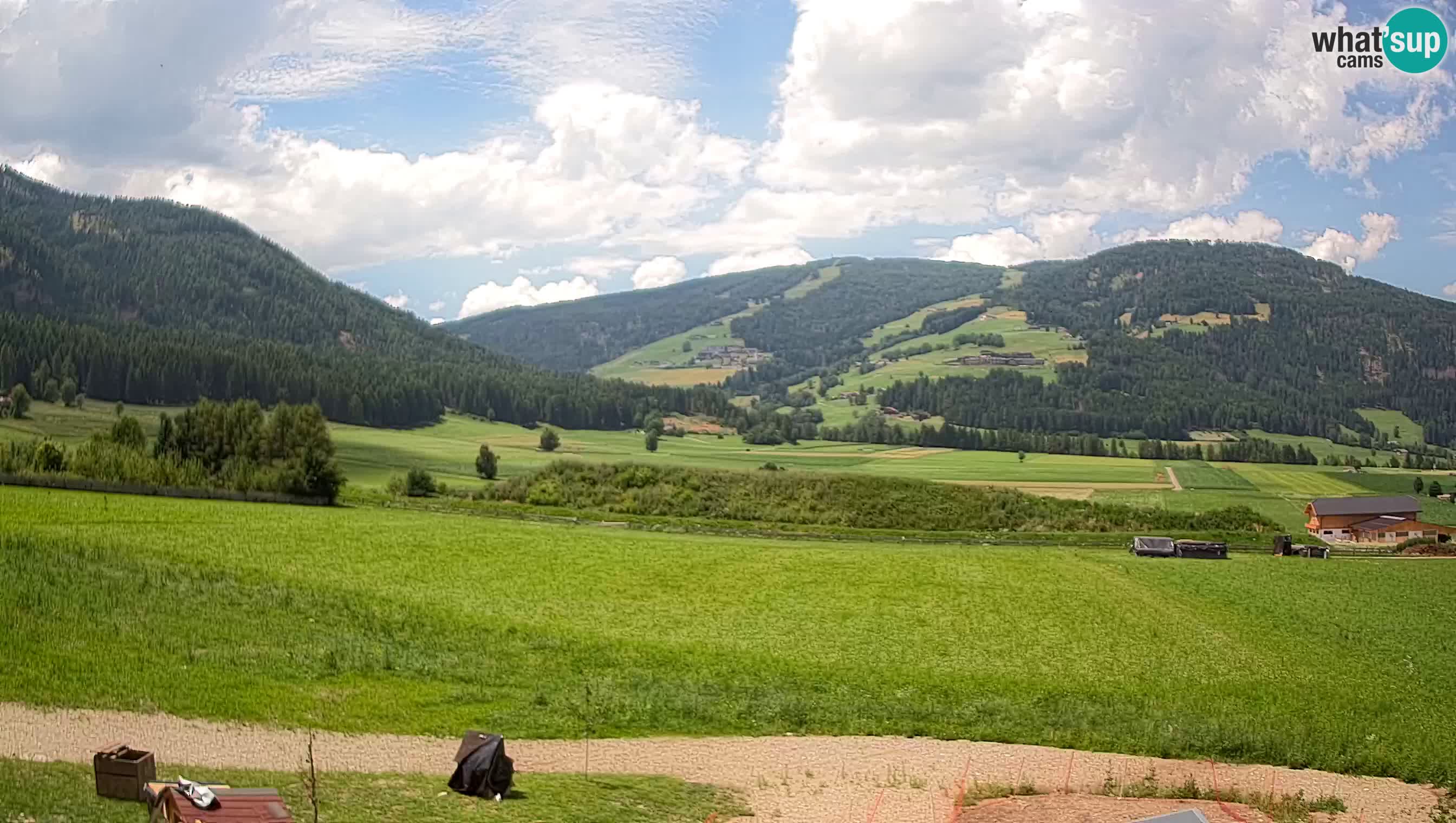 Webkamera Olang | Blick auf den Kronplatz von den Sottla Apartments