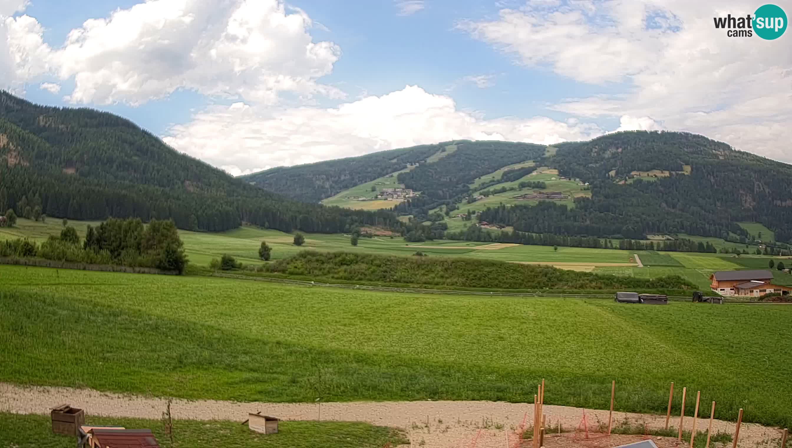 Webkamera Olang | Blick auf den Kronplatz von den Sottla Apartments