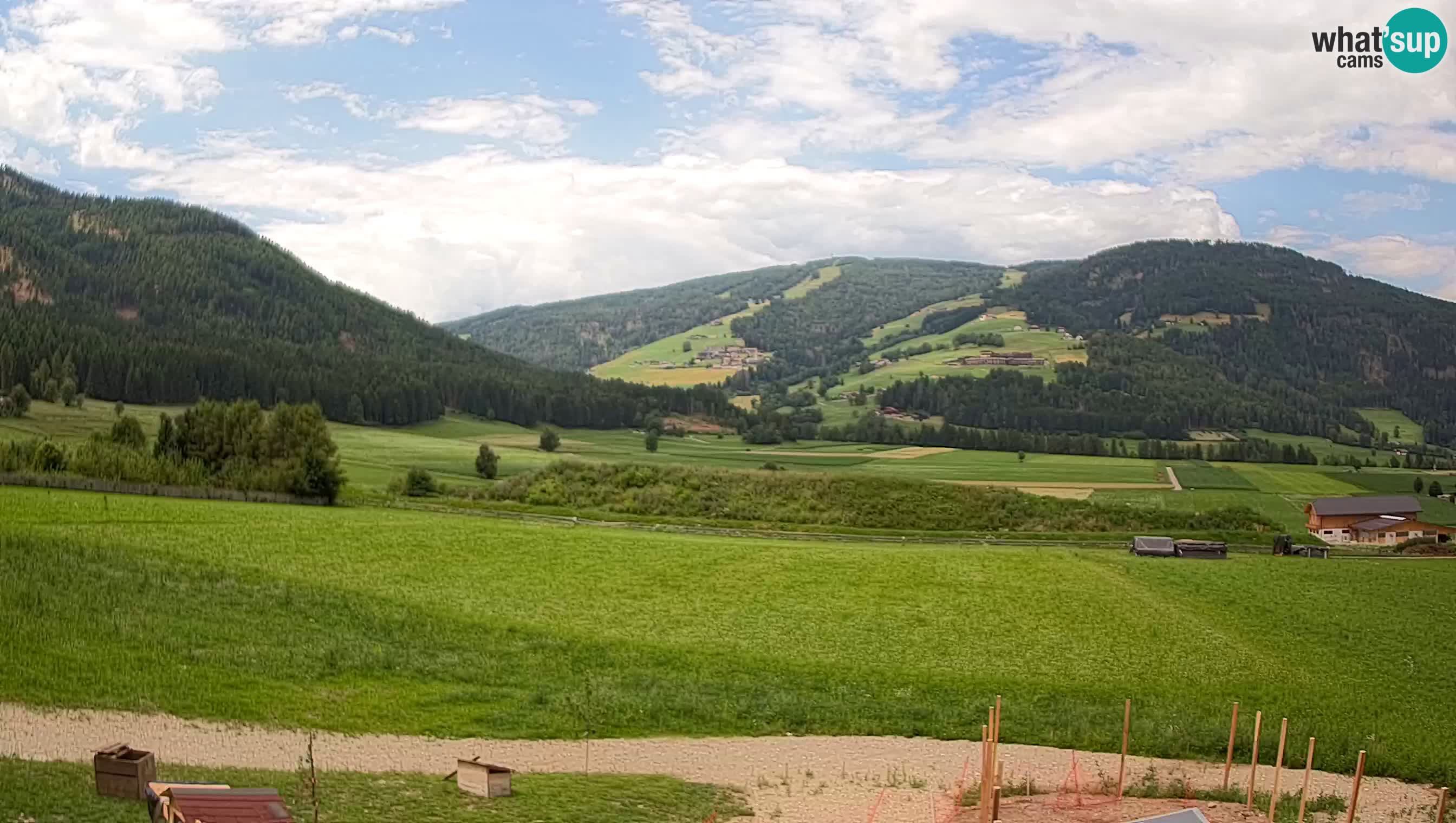 Webkamera Olang | Blick auf den Kronplatz von den Sottla Apartments
