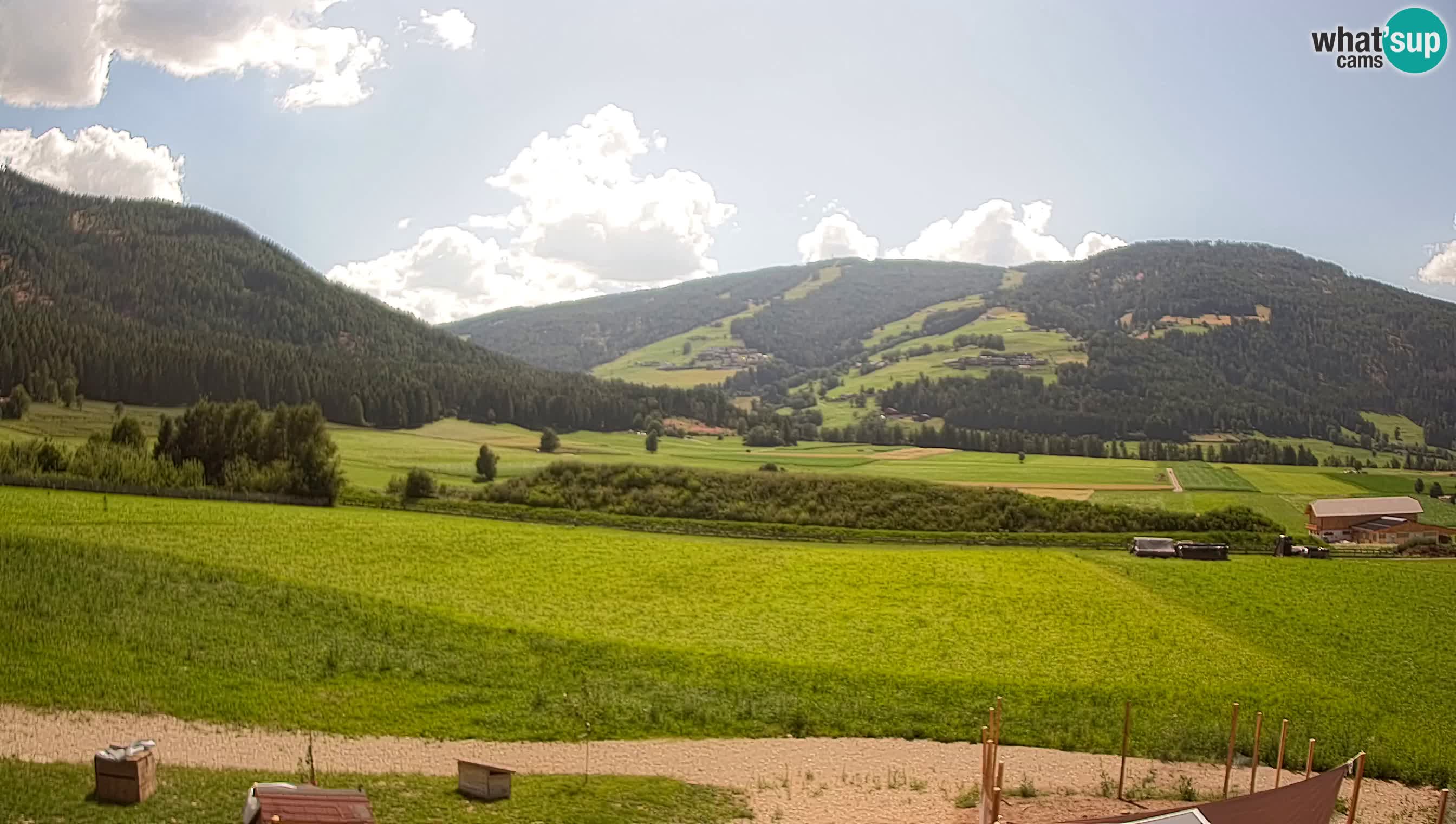 Webkamera Olang | Blick auf den Kronplatz von den Sottla Apartments