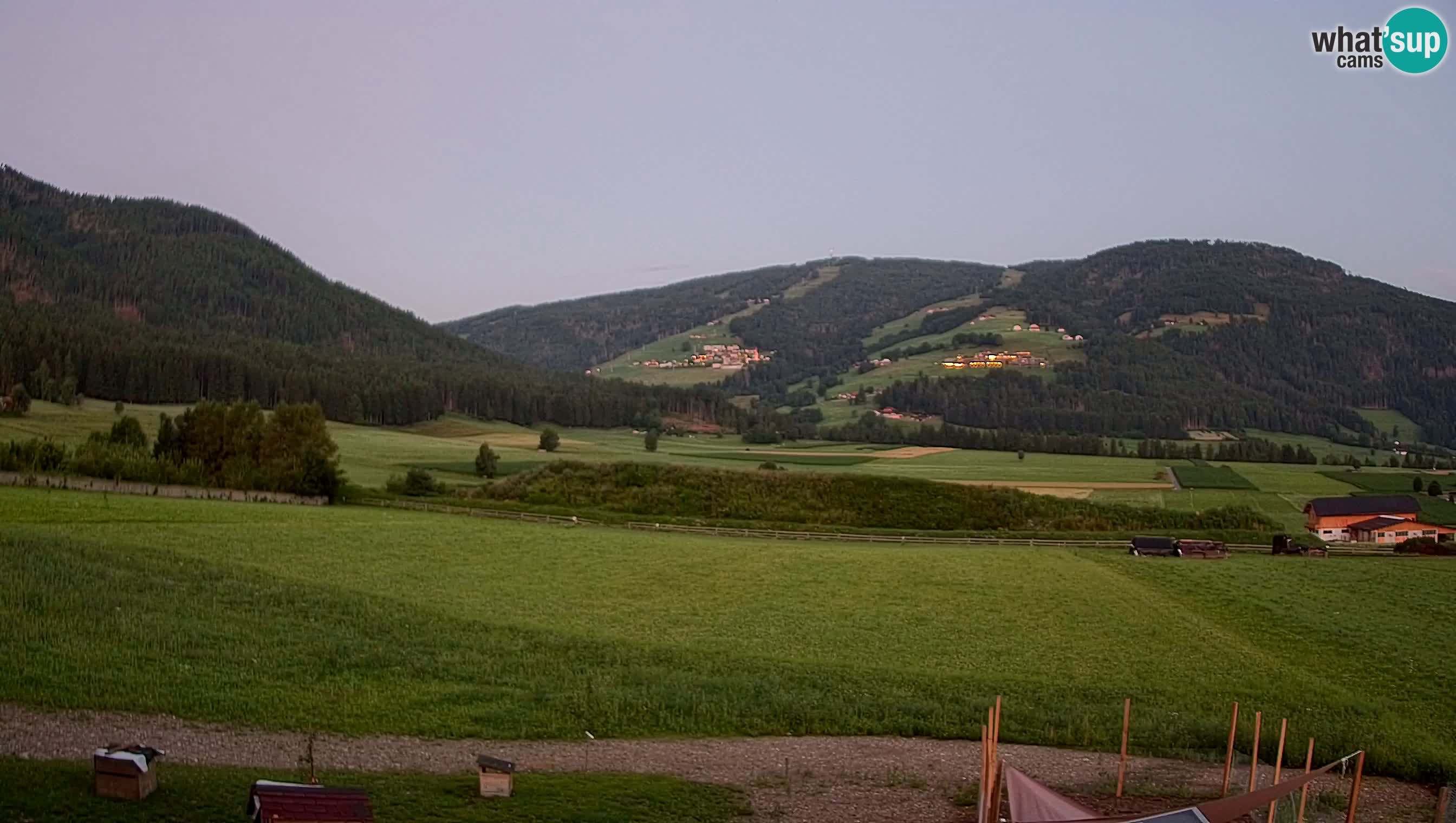 Webkamera Olang | Blick auf den Kronplatz von den Sottla Apartments