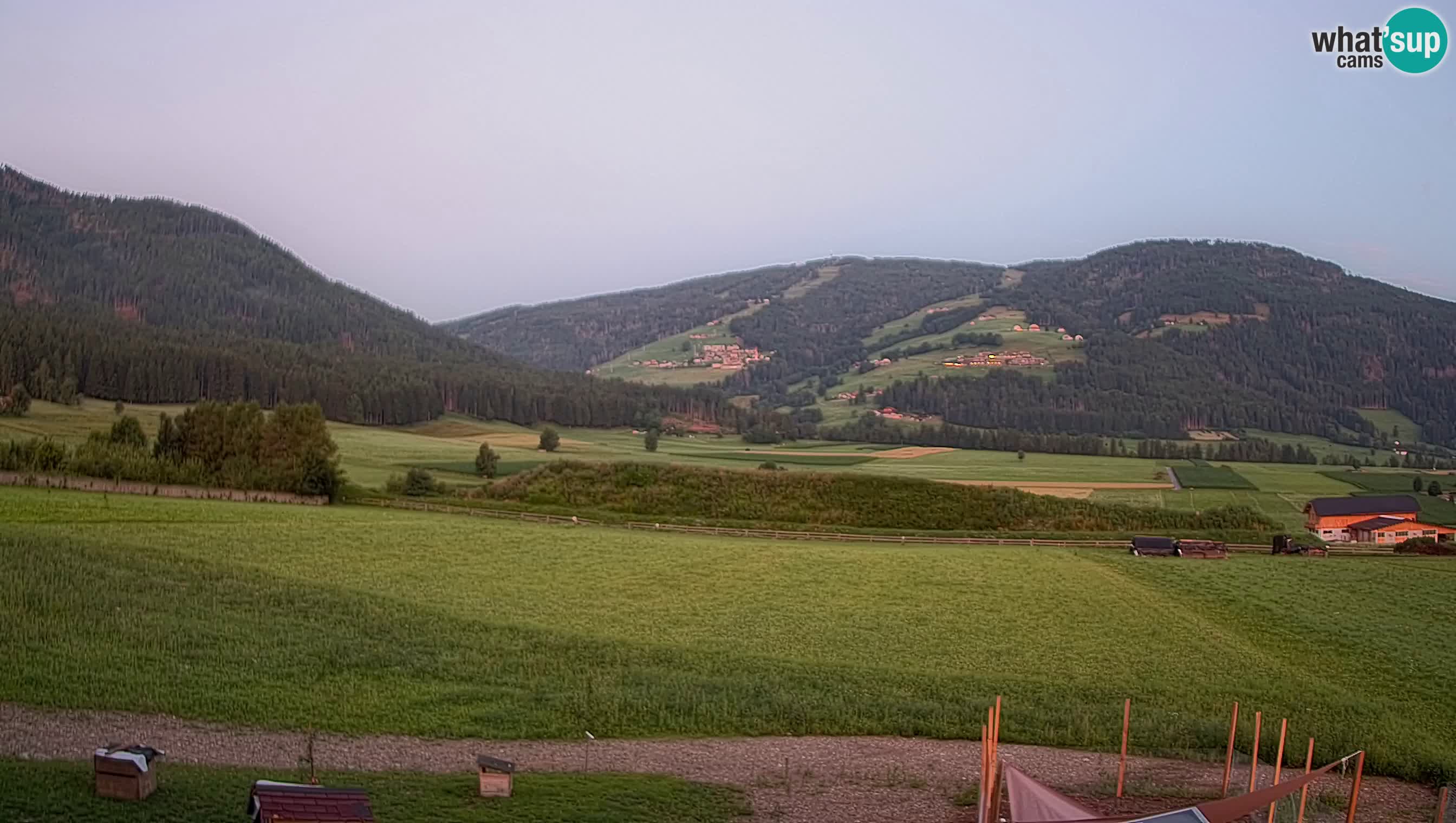 Webkamera Olang | Blick auf den Kronplatz von den Sottla Apartments