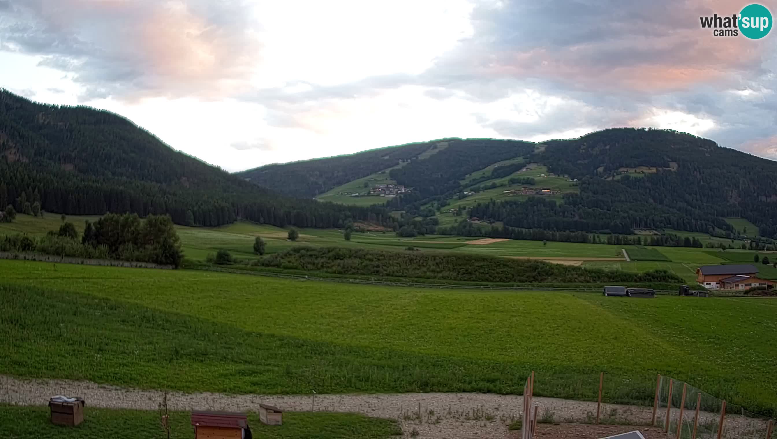 Webkamera Olang | Blick auf den Kronplatz von den Sottla Apartments
