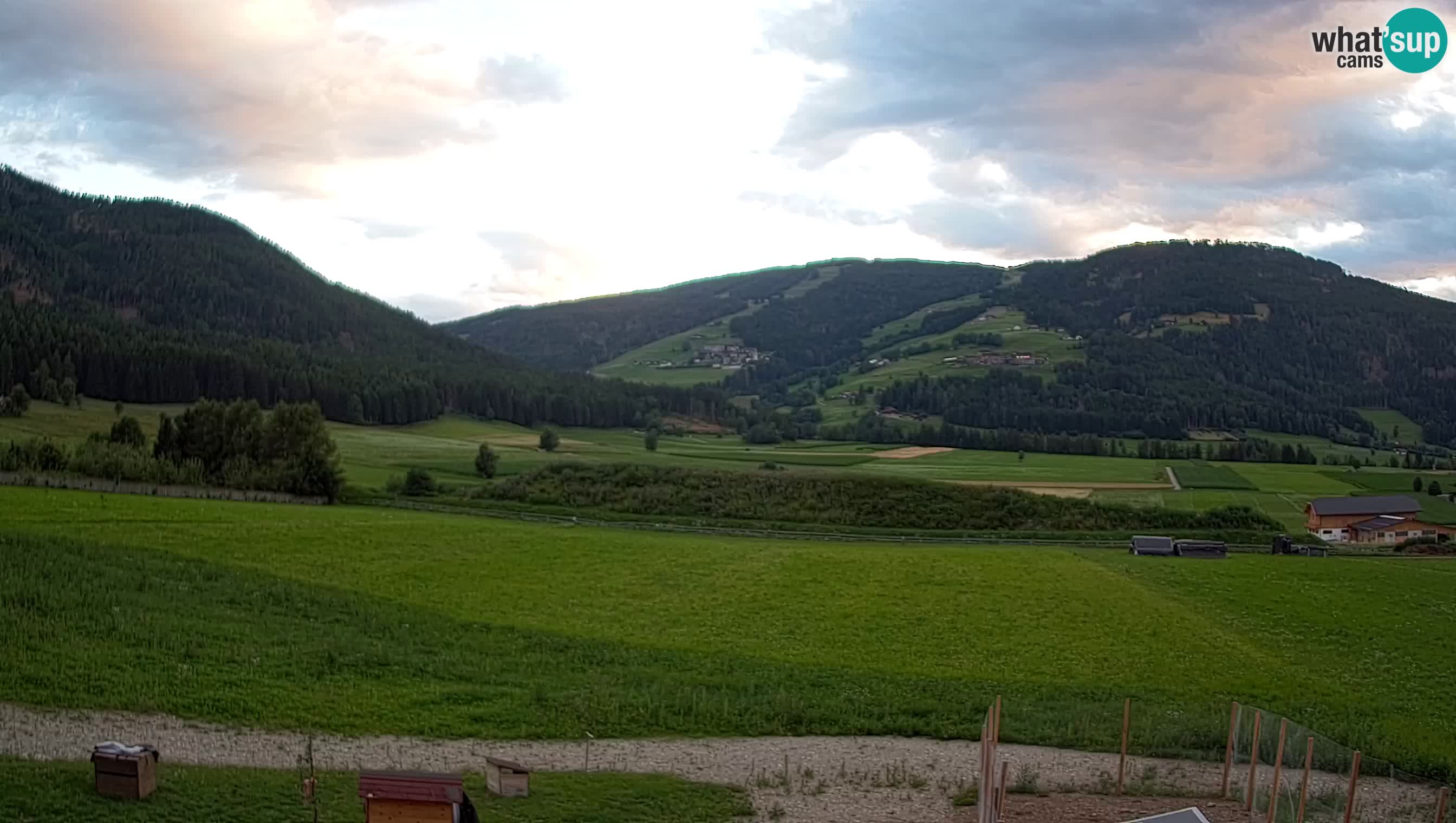Webkamera Olang | Blick auf den Kronplatz von den Sottla Apartments
