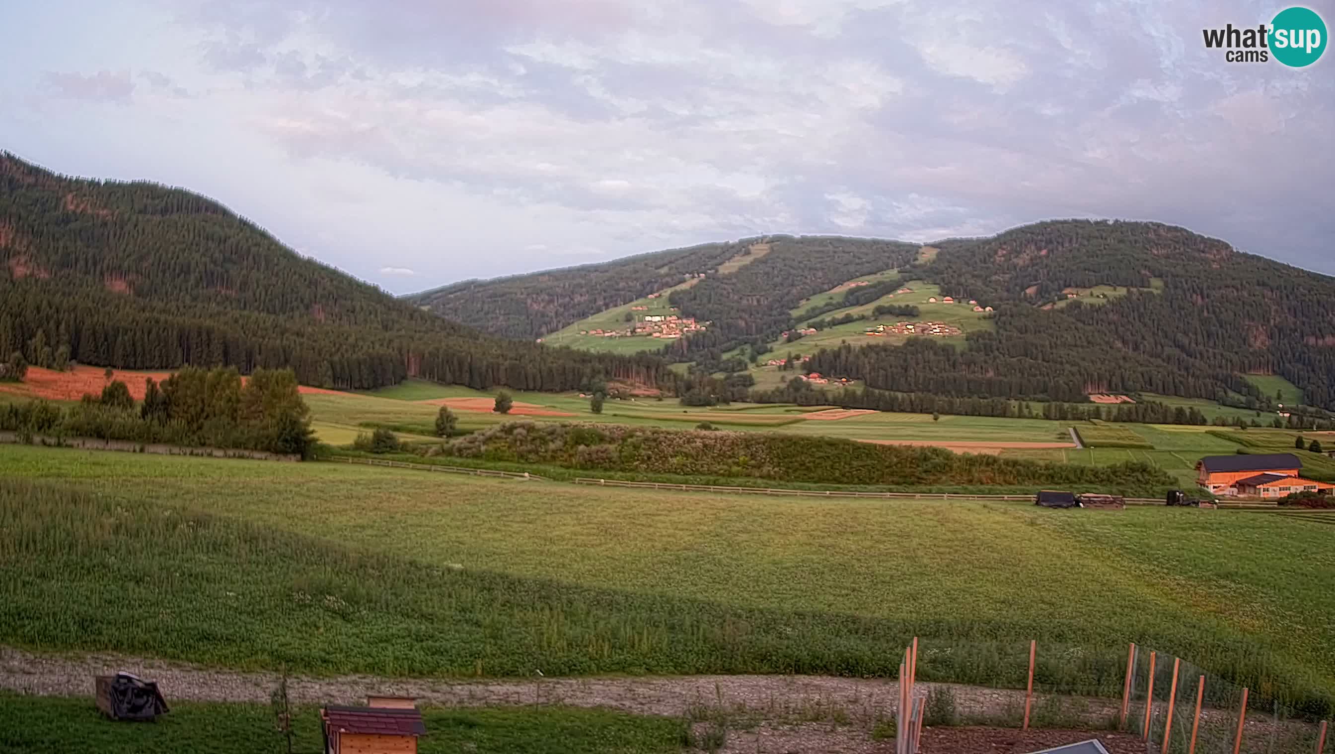 Webkamera Olang | Blick auf den Kronplatz von den Sottla Apartments
