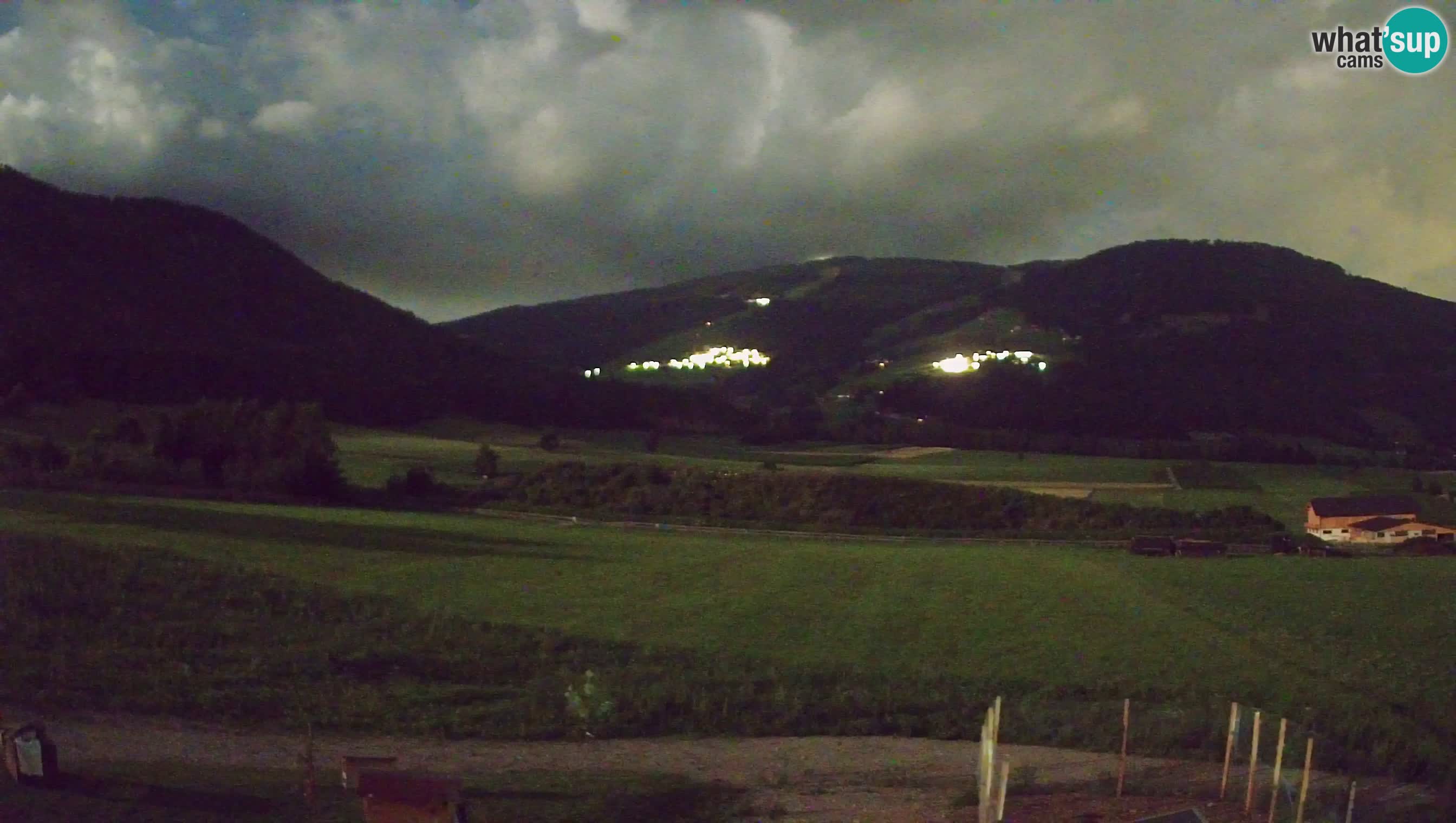Webkamera Olang | Blick auf den Kronplatz von den Sottla Apartments