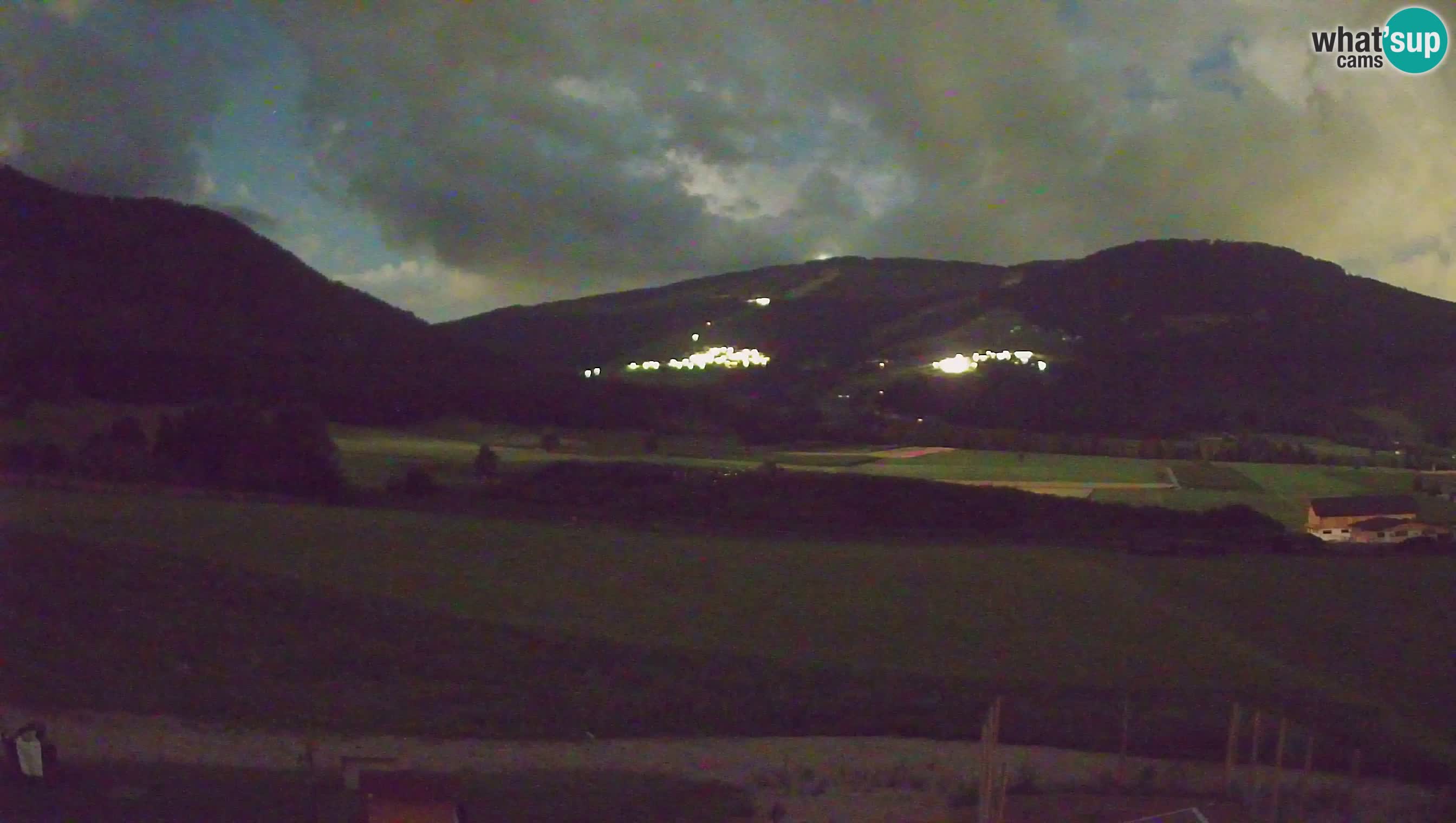 Webkamera Olang | Blick auf den Kronplatz von den Sottla Apartments