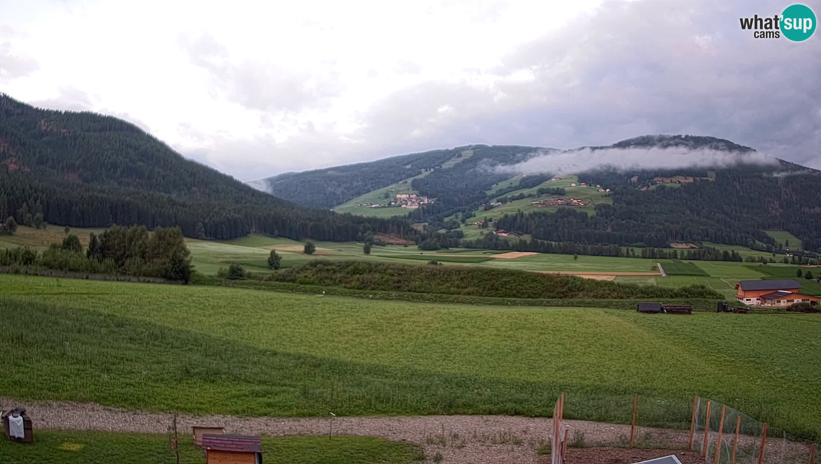 Webkamera Olang | Blick auf den Kronplatz von den Sottla Apartments