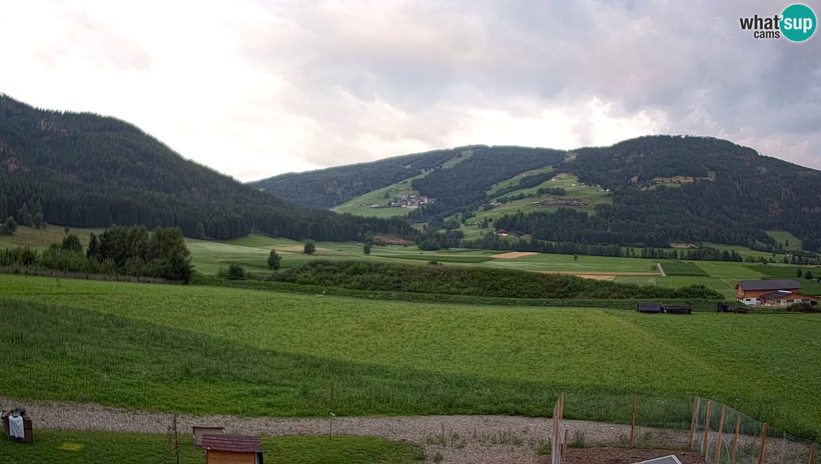 Webkamera Olang | Blick auf den Kronplatz von den Sottla Apartments