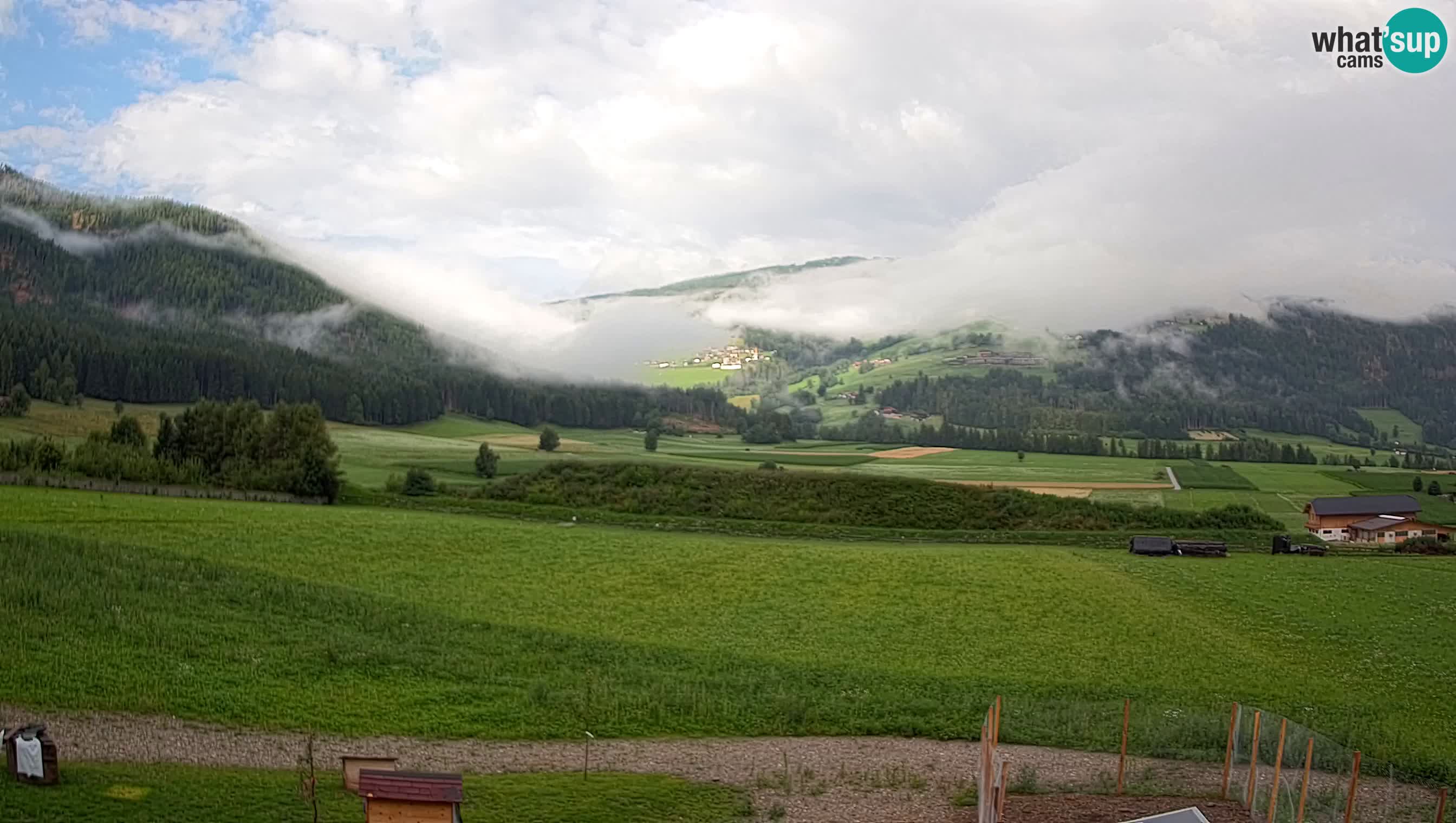 Webkamera Olang | Blick auf den Kronplatz von den Sottla Apartments