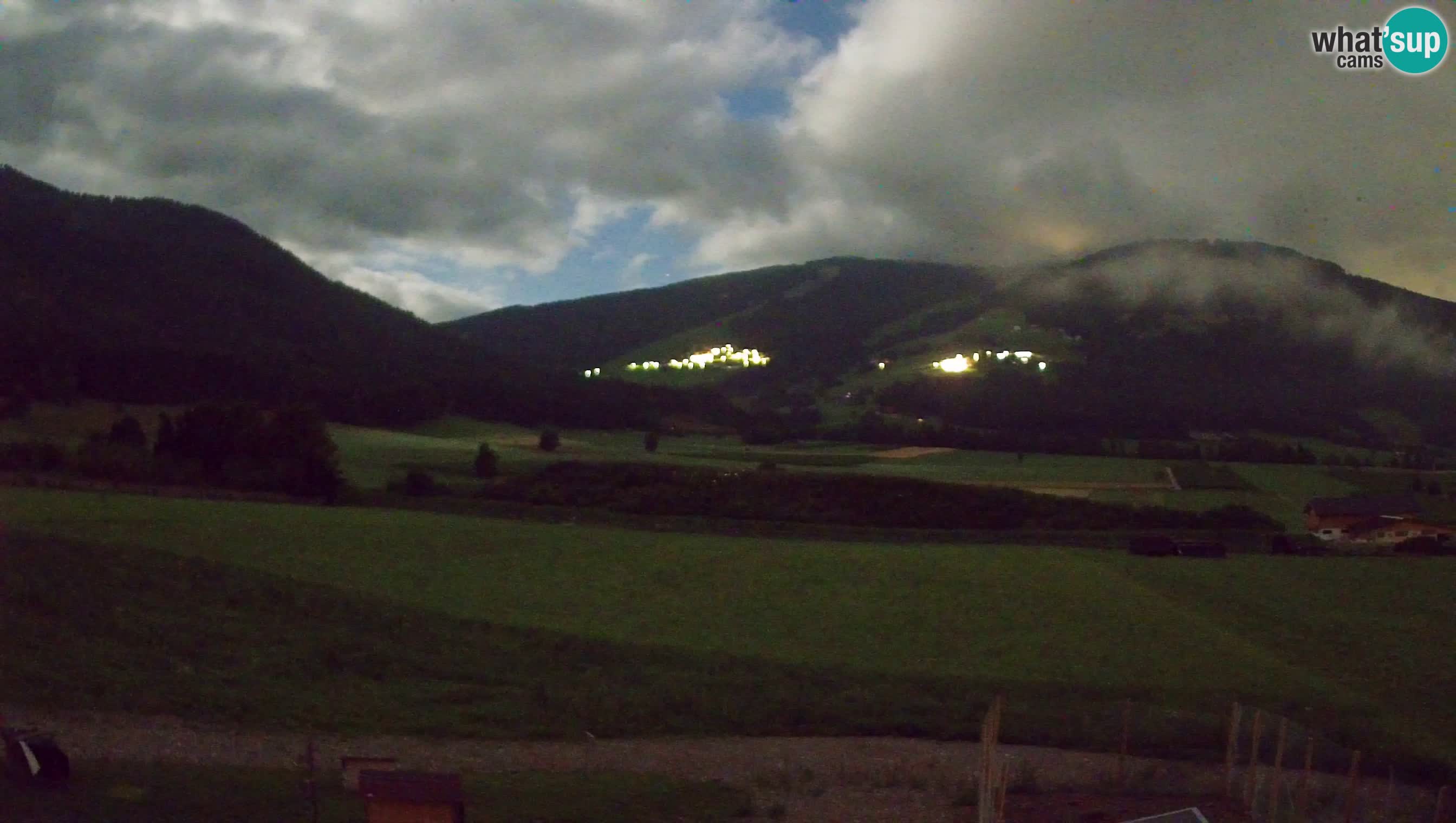 Webkamera Olang | Blick auf den Kronplatz von den Sottla Apartments