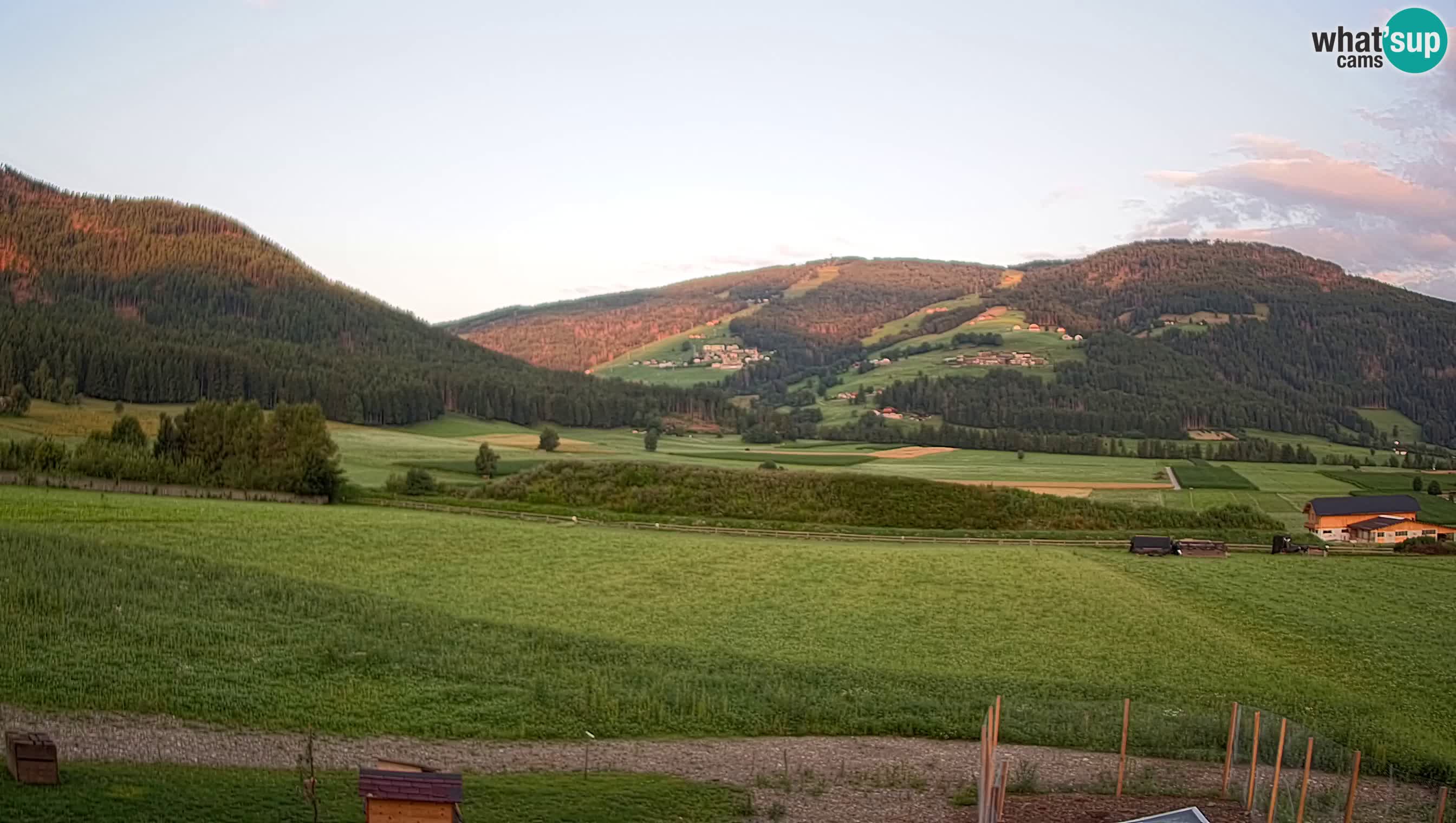 Webkamera Olang | Blick auf den Kronplatz von den Sottla Apartments