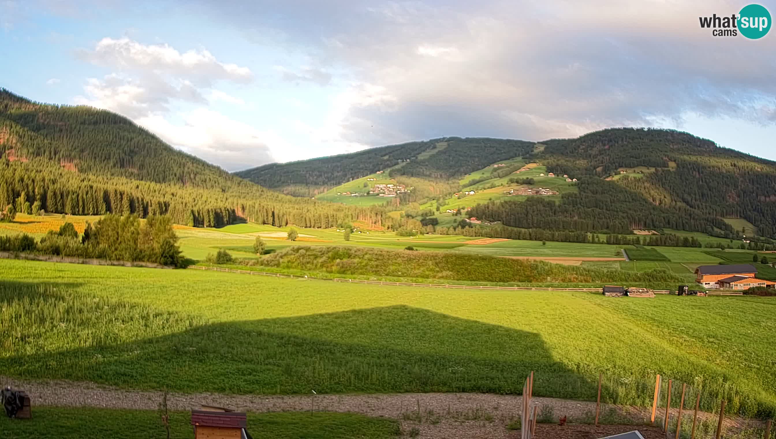 Webkamera Olang | Blick auf den Kronplatz von den Sottla Apartments