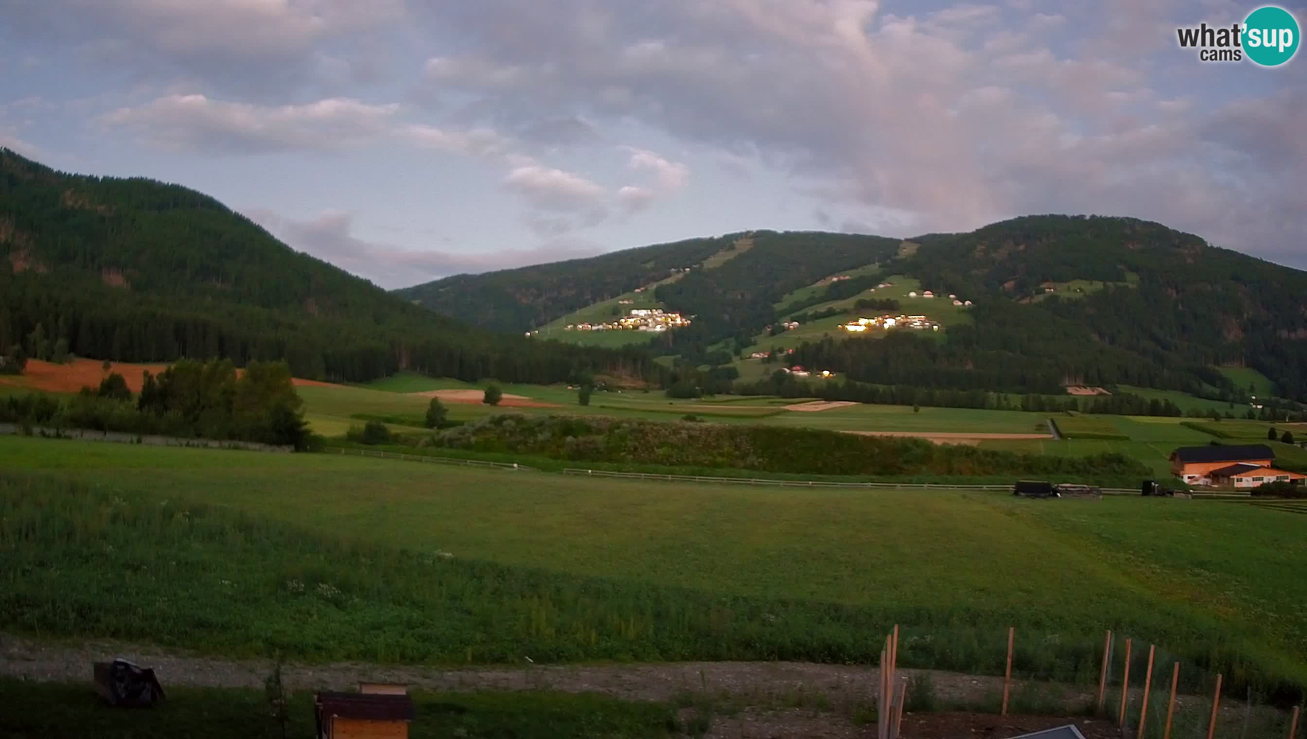 Webkamera Olang | Blick auf den Kronplatz von den Sottla Apartments