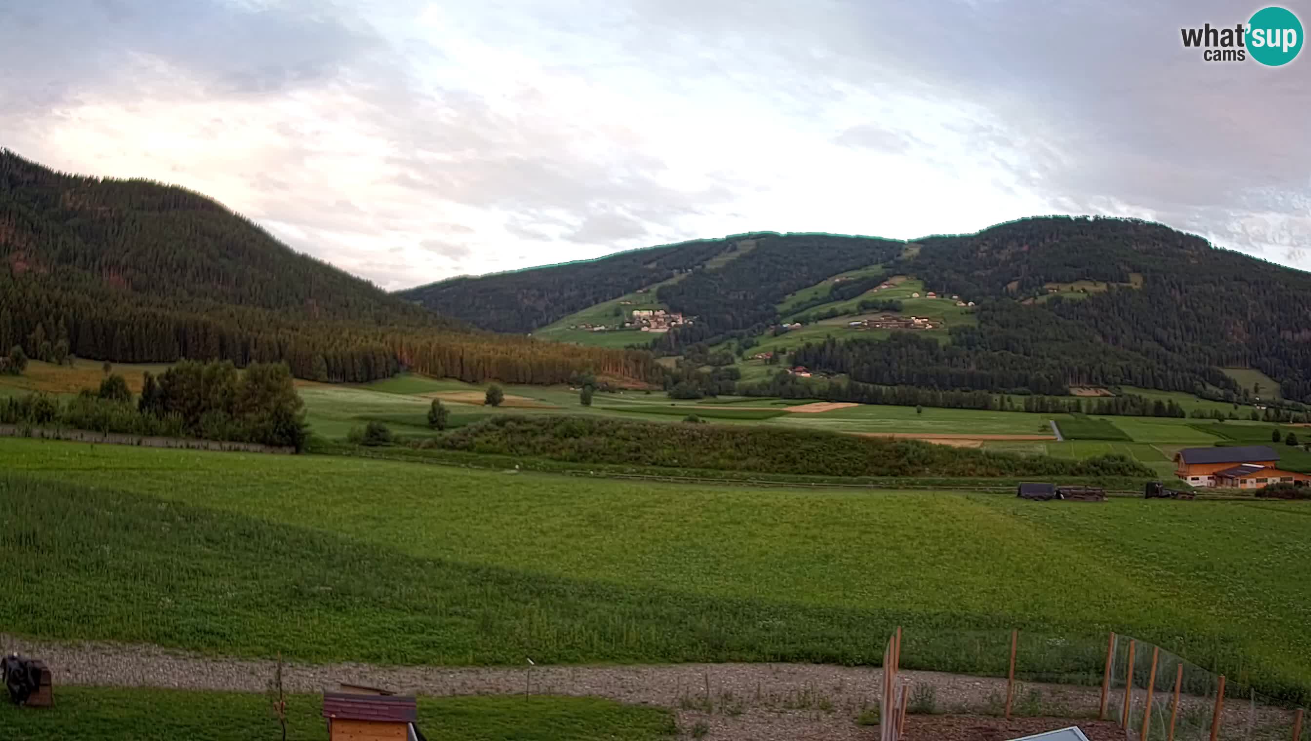 Webkamera Olang | Blick auf den Kronplatz von den Sottla Apartments