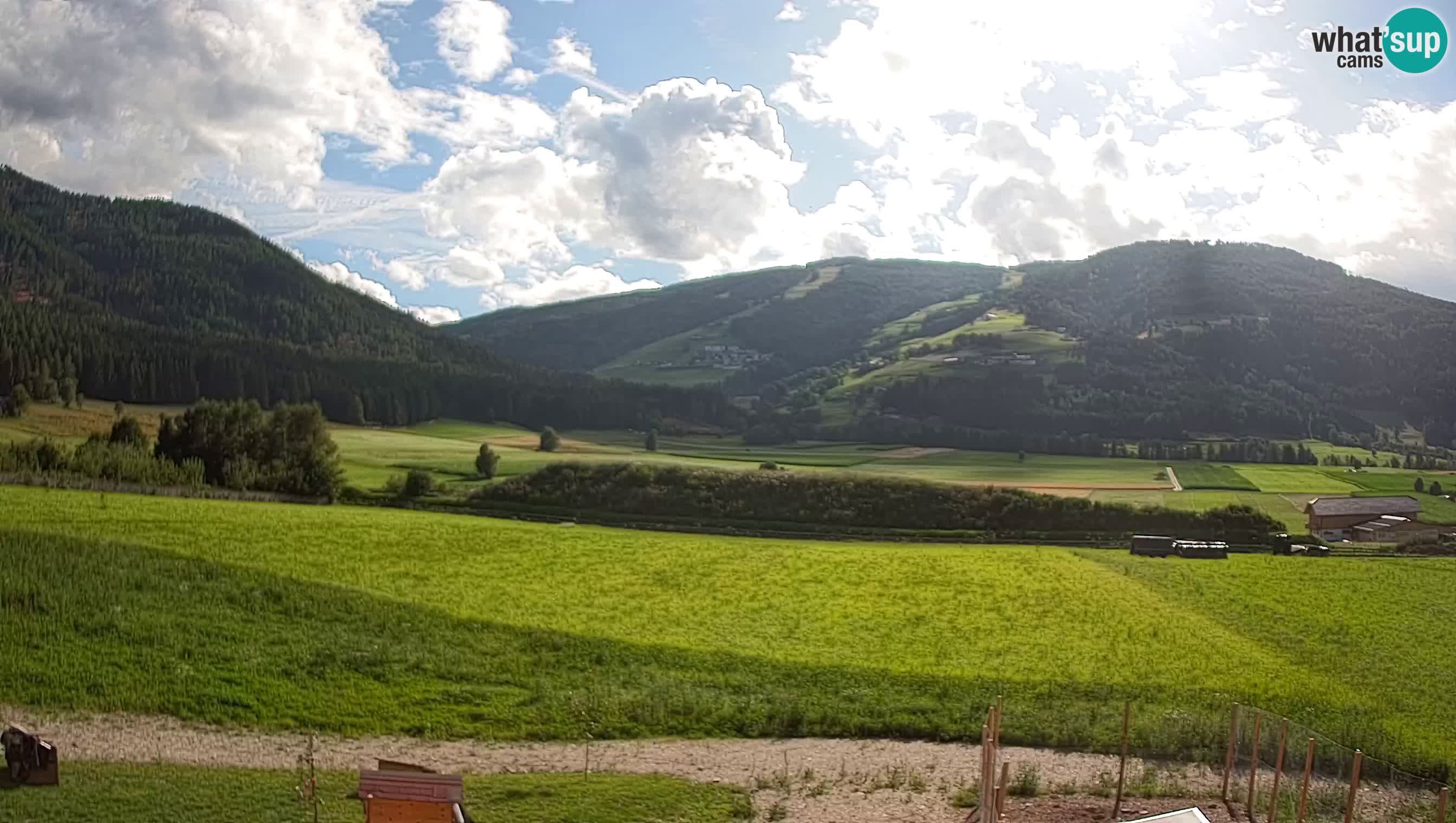 Webkamera Olang | Blick auf den Kronplatz von den Sottla Apartments