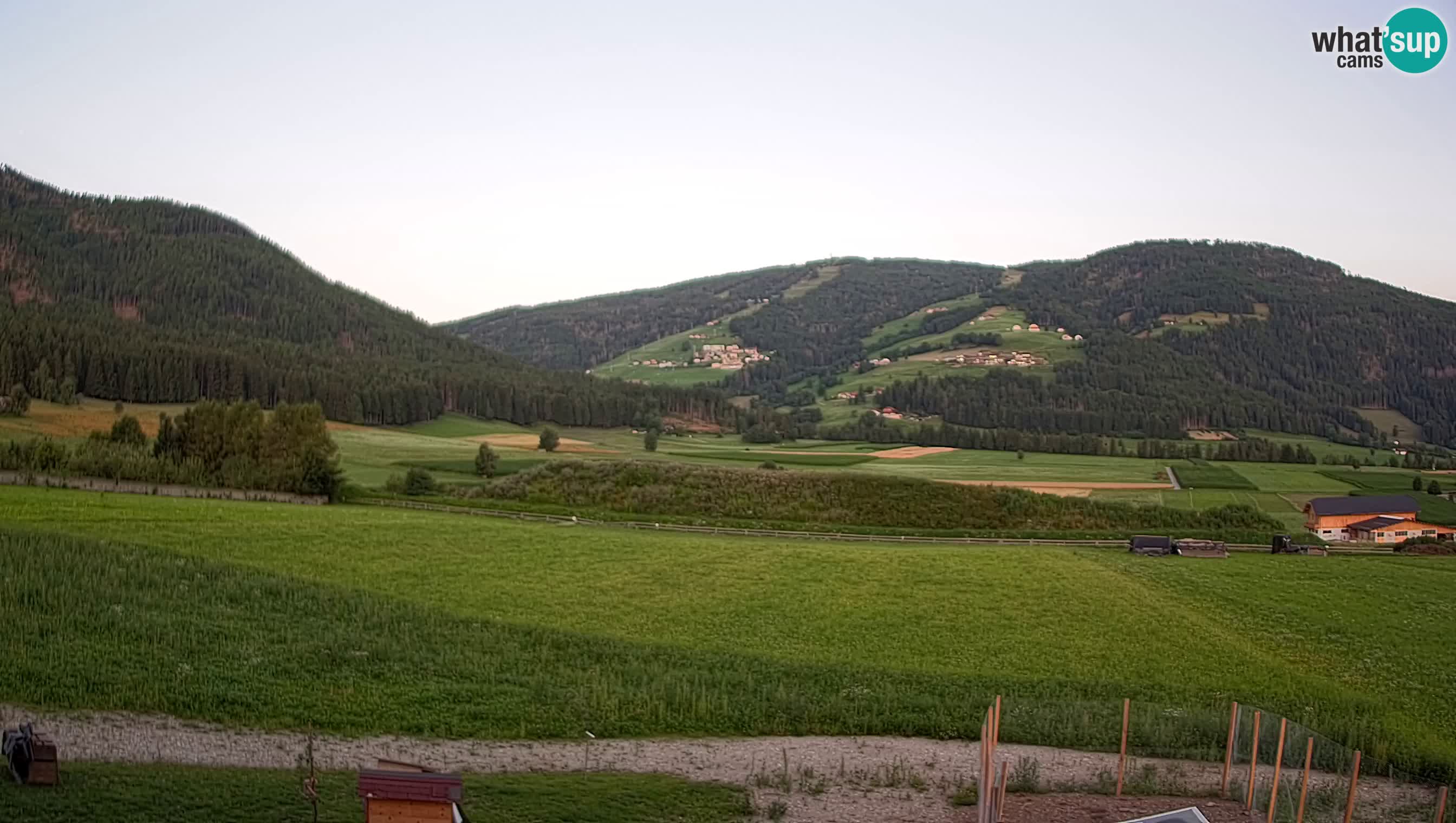 Webkamera Olang | Blick auf den Kronplatz von den Sottla Apartments