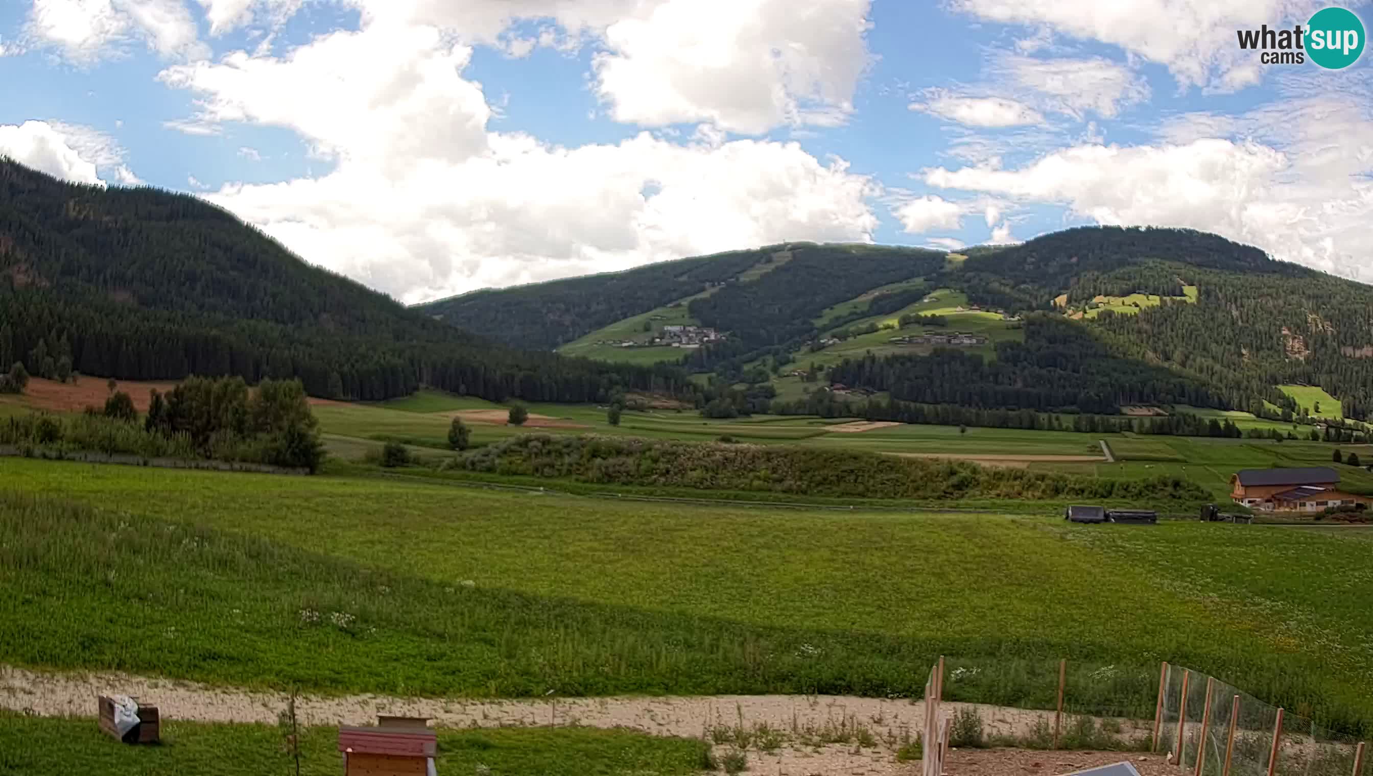 Webkamera Olang | Blick auf den Kronplatz von den Sottla Apartments