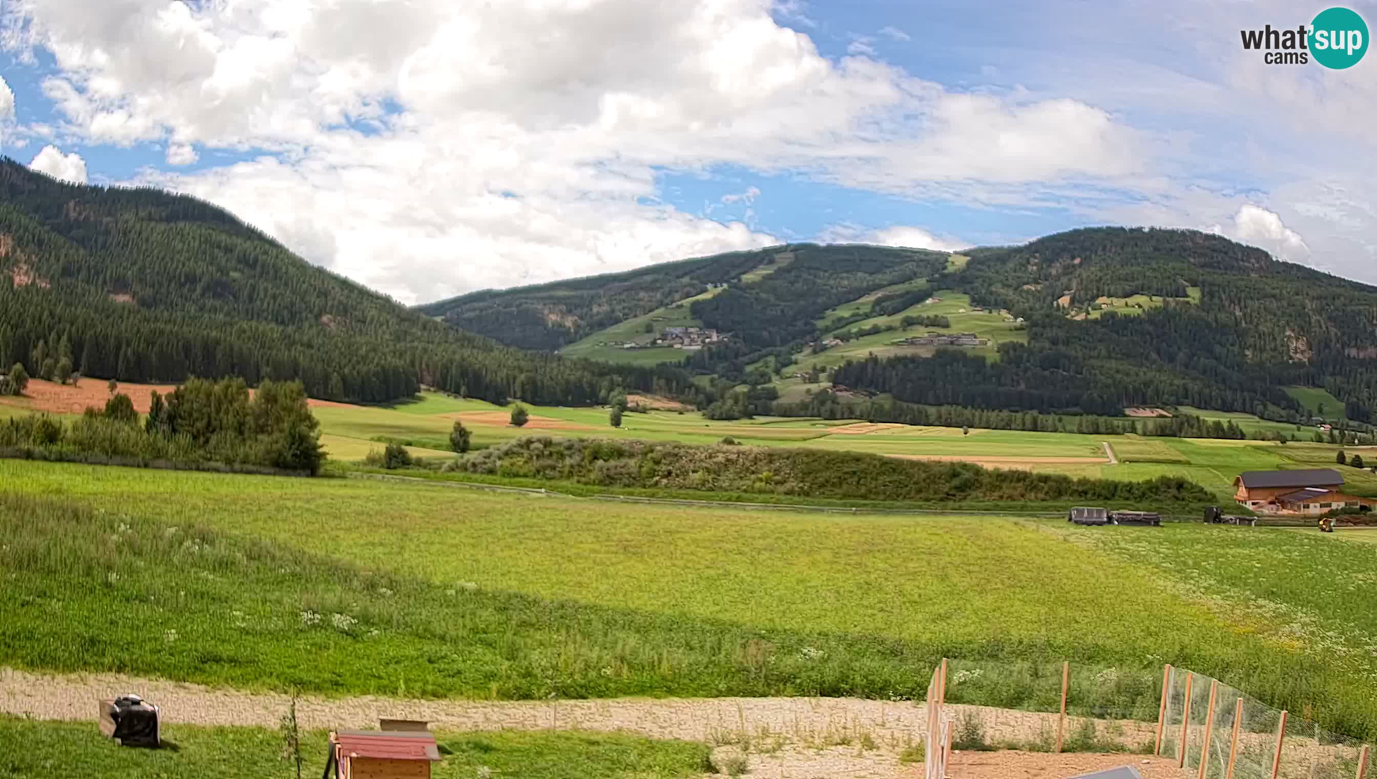 Webkamera Olang | Blick auf den Kronplatz von den Sottla Apartments