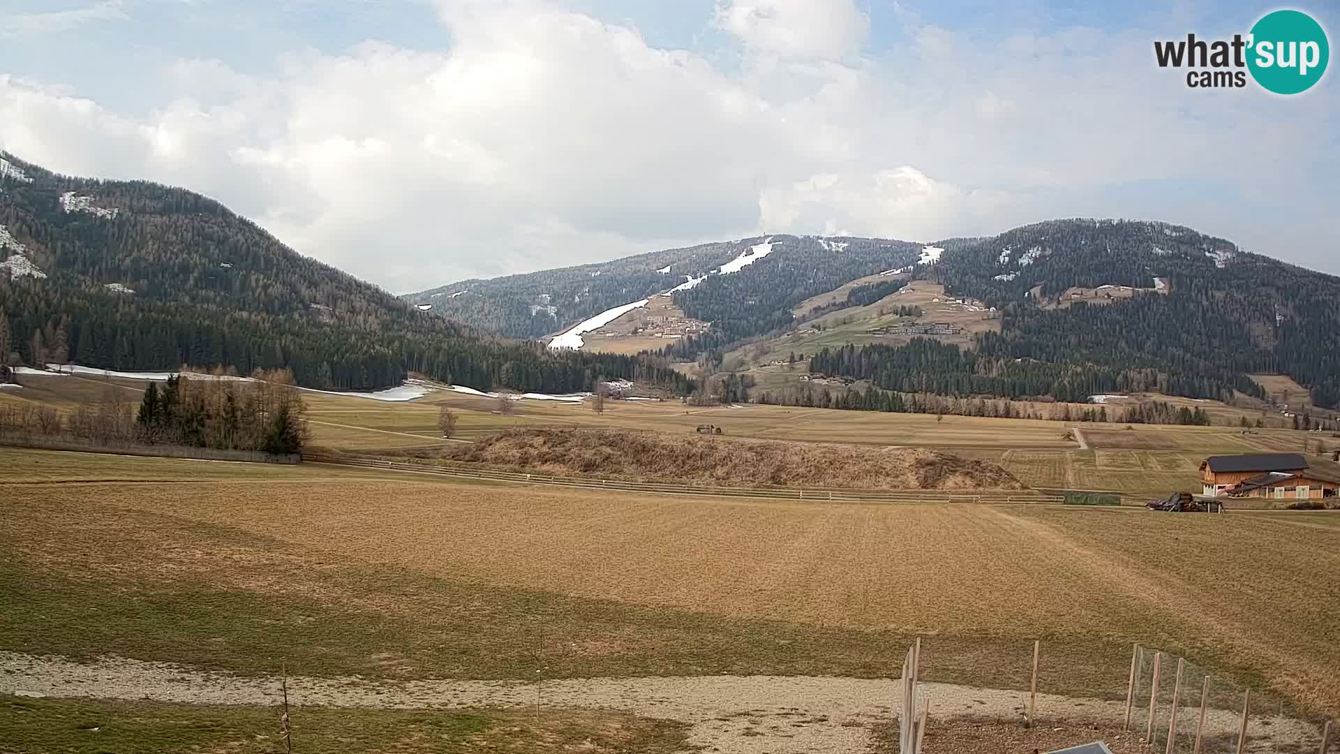 Webkamera Olang | Blick auf den Kronplatz von den Sottla Apartments