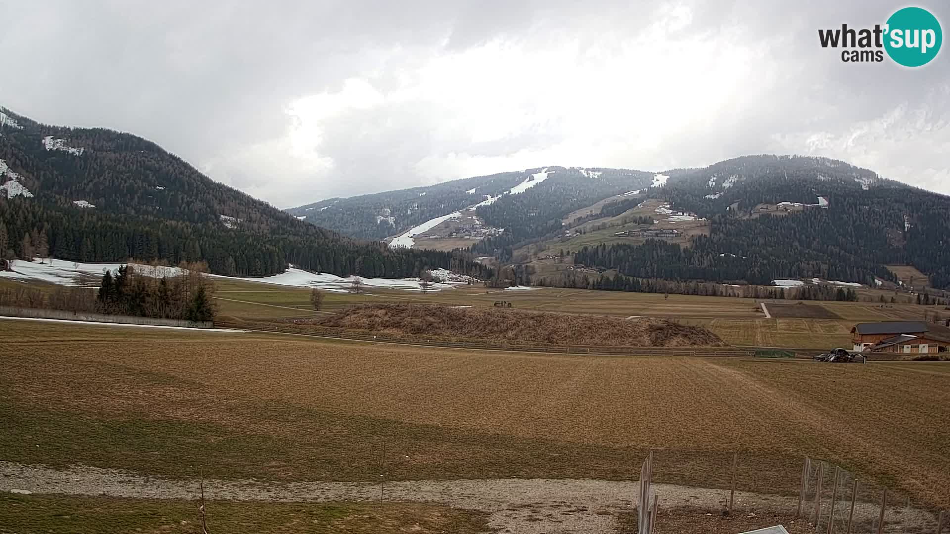 Webkamera Olang | Blick auf den Kronplatz von den Sottla Apartments