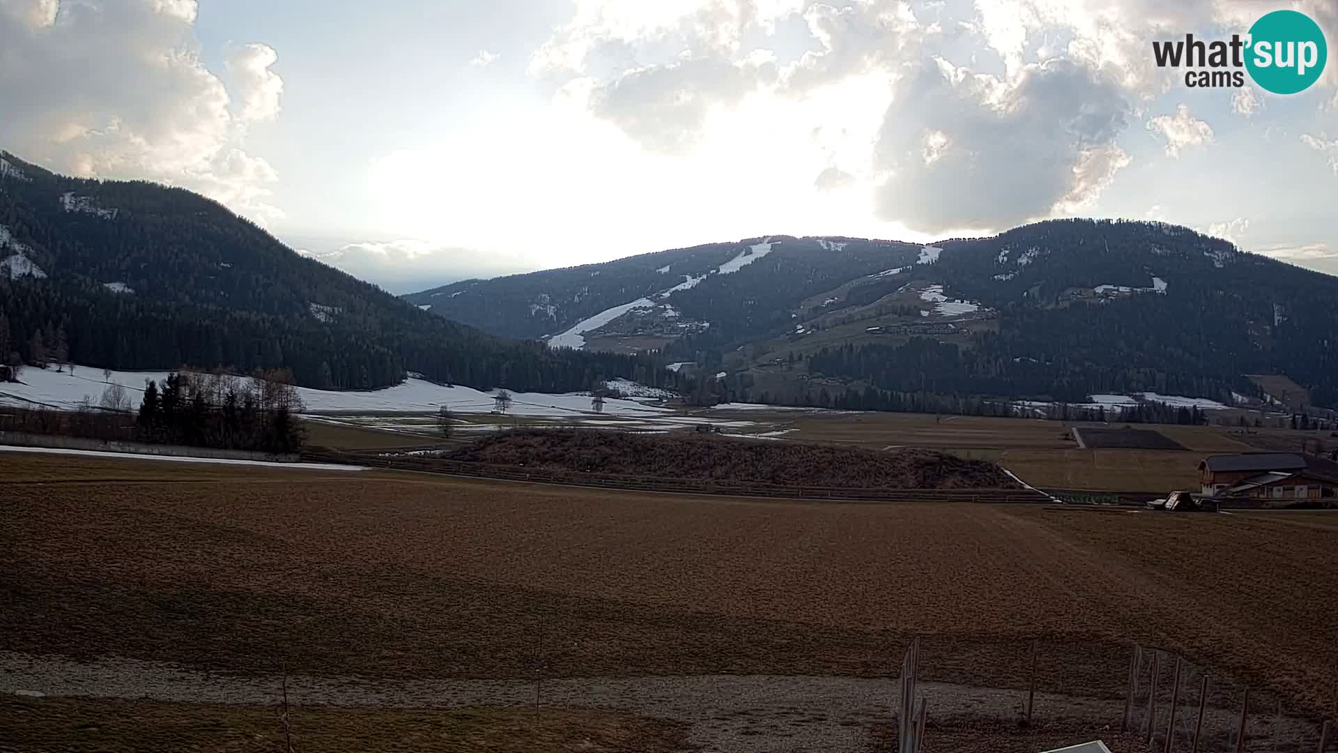 Webkamera Olang | Blick auf den Kronplatz von den Sottla Apartments