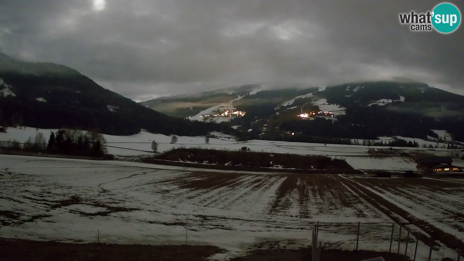 Webkamera Olang | Blick auf den Kronplatz von den Sottla Apartments