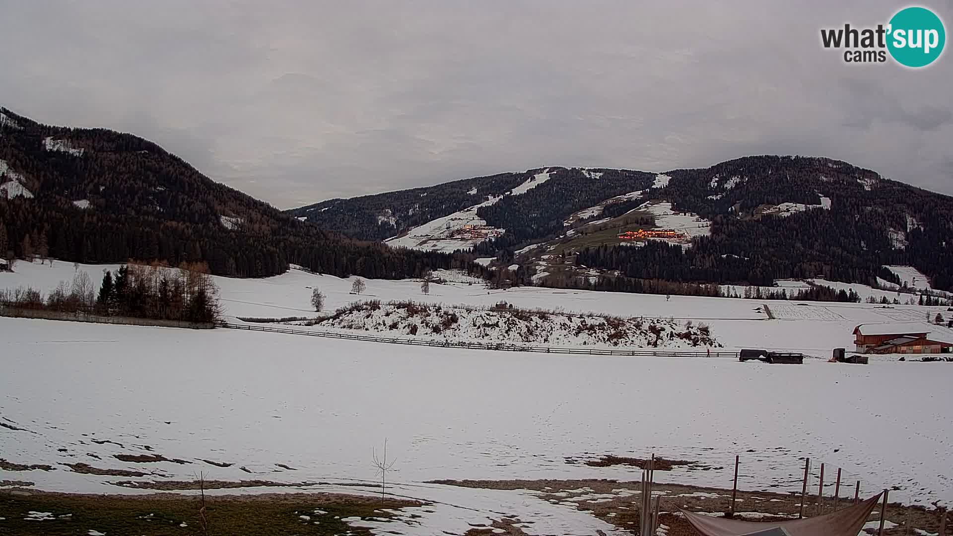 Webkamera Olang | Blick auf den Kronplatz von den Sottla Apartments