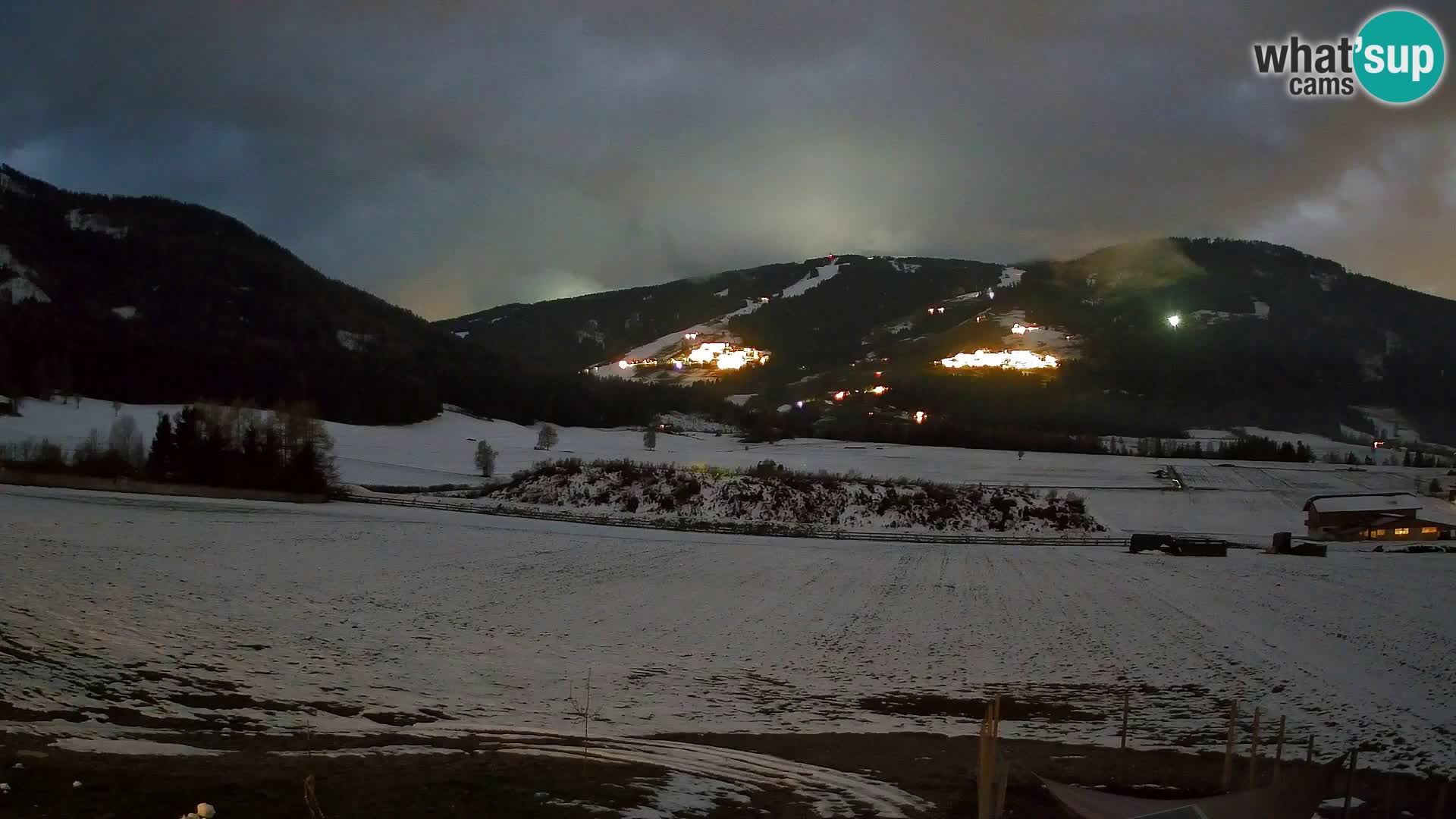 Webkamera Olang | Blick auf den Kronplatz von den Sottla Apartments