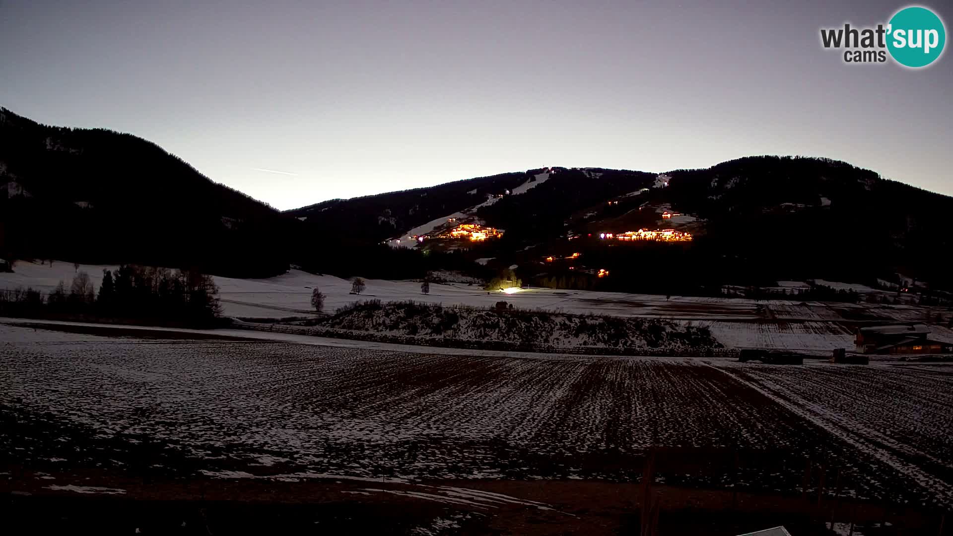 Webkamera Olang | Blick auf den Kronplatz von den Sottla Apartments