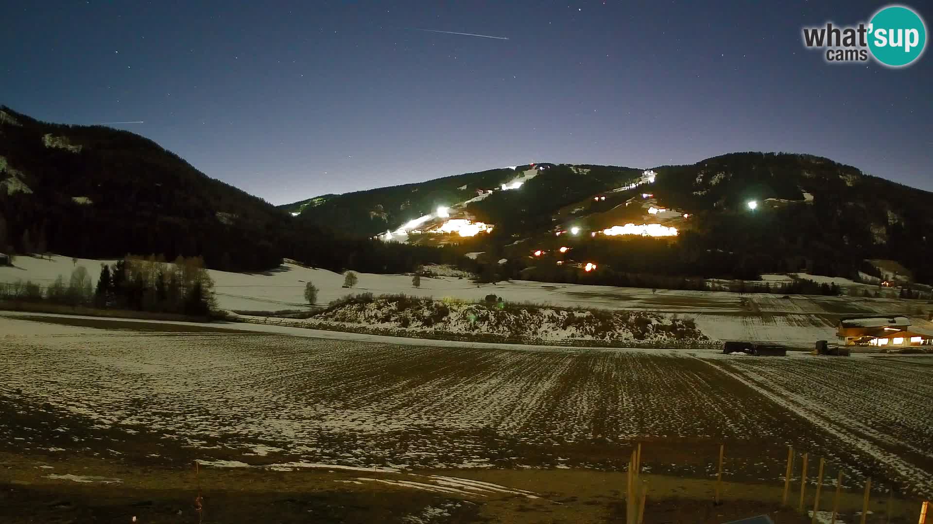 Webkamera Olang | Blick auf den Kronplatz von den Sottla Apartments