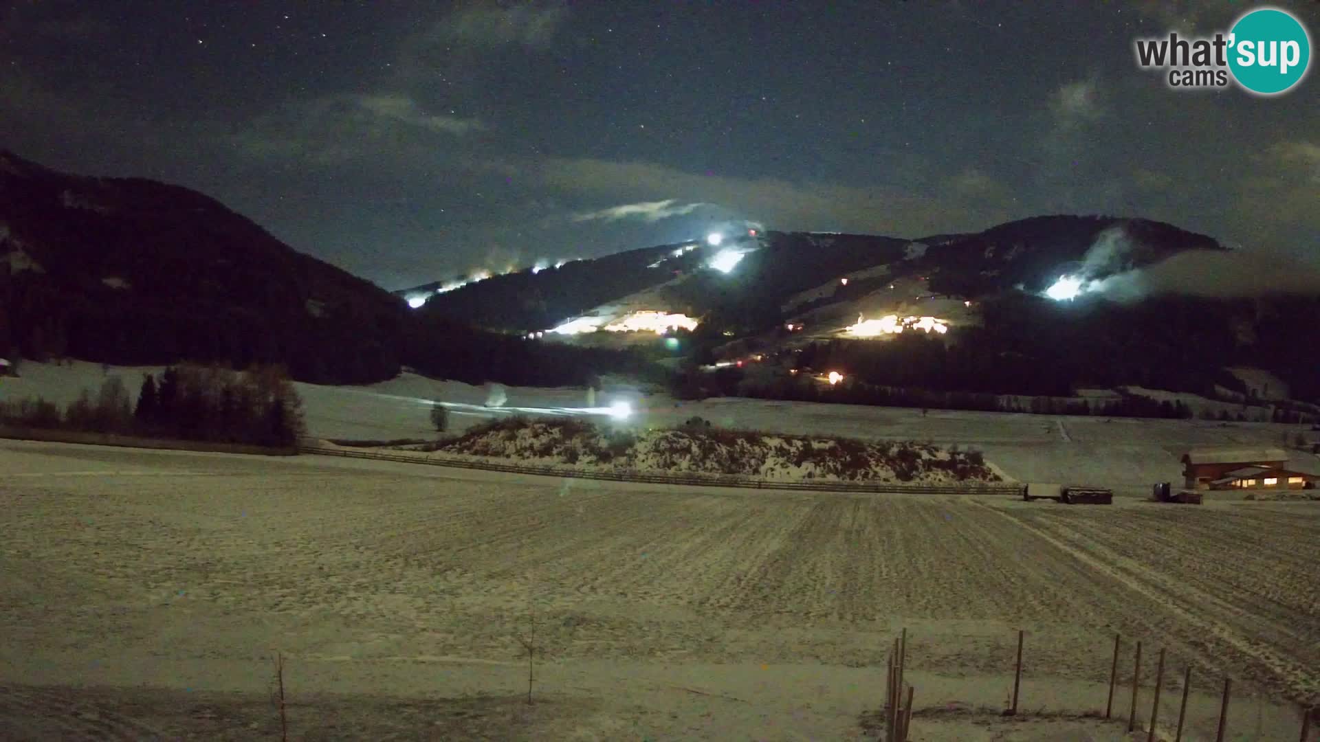 Webkamera Olang | Blick auf den Kronplatz von den Sottla Apartments