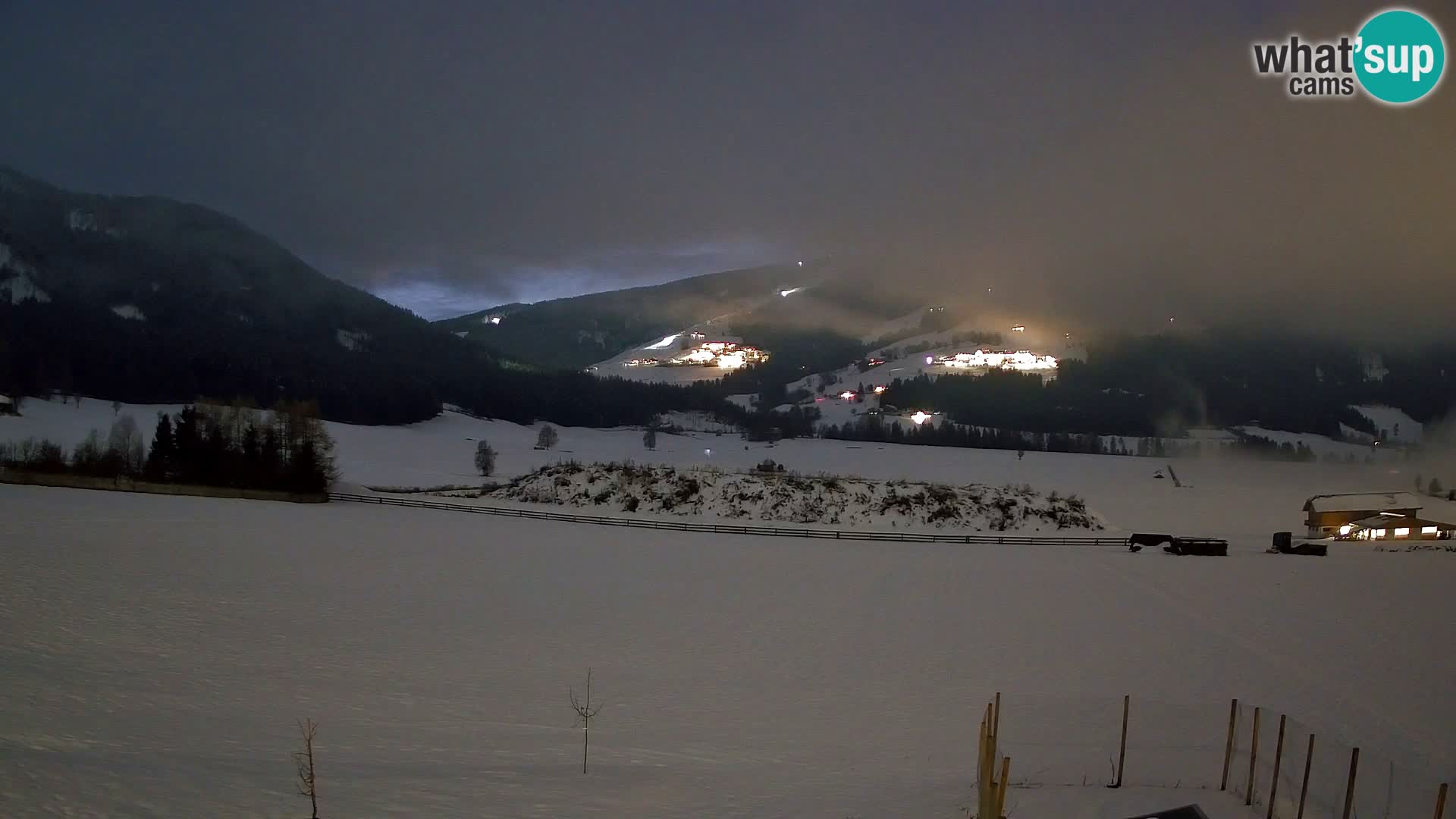 Webkamera Olang | Blick auf den Kronplatz von den Sottla Apartments
