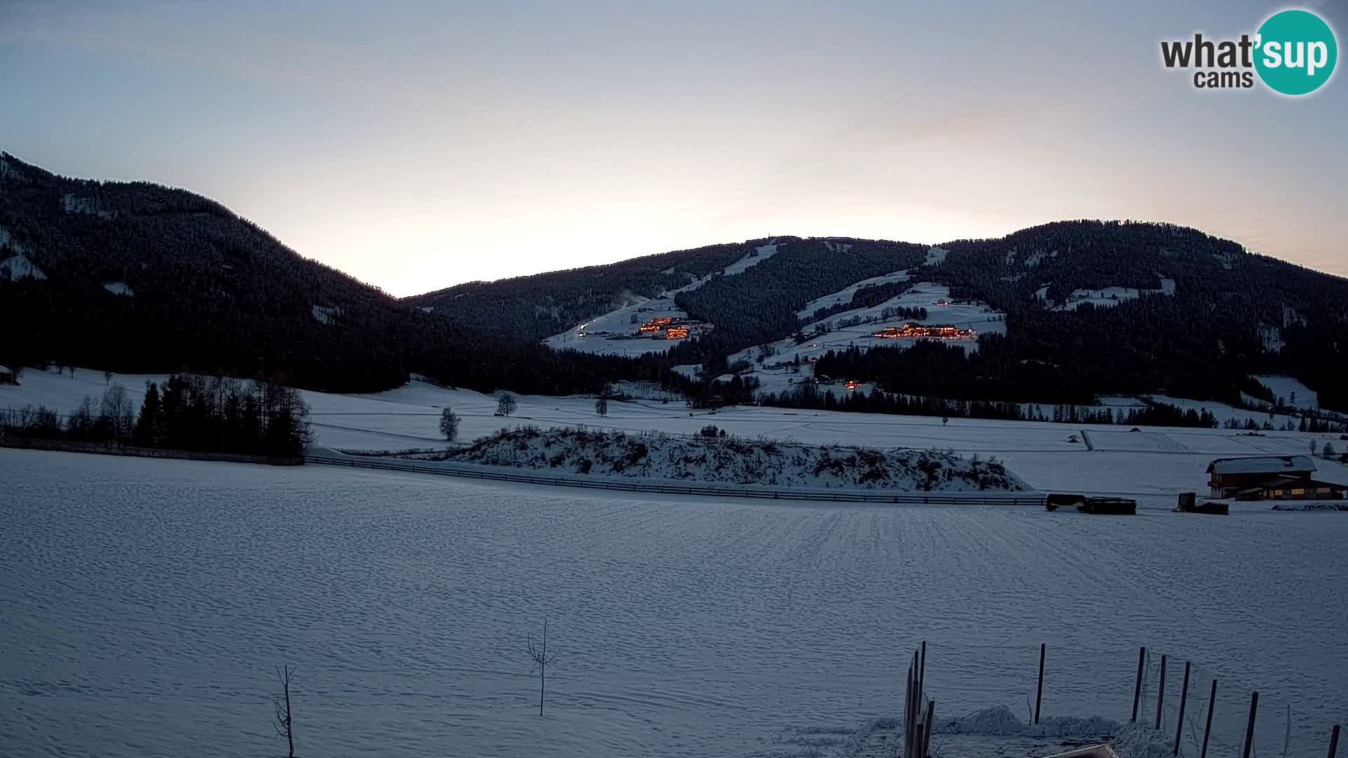 Webkamera Olang | Blick auf den Kronplatz von den Sottla Apartments