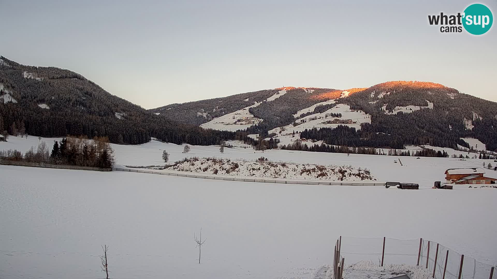 Webkamera Olang | Blick auf den Kronplatz von den Sottla Apartments