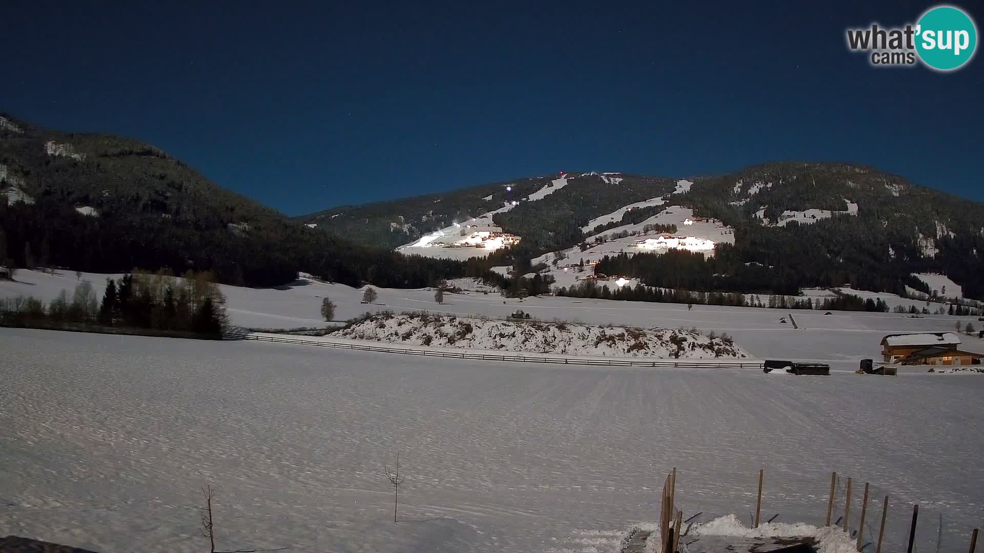 Webkamera Olang | Blick auf den Kronplatz von den Sottla Apartments
