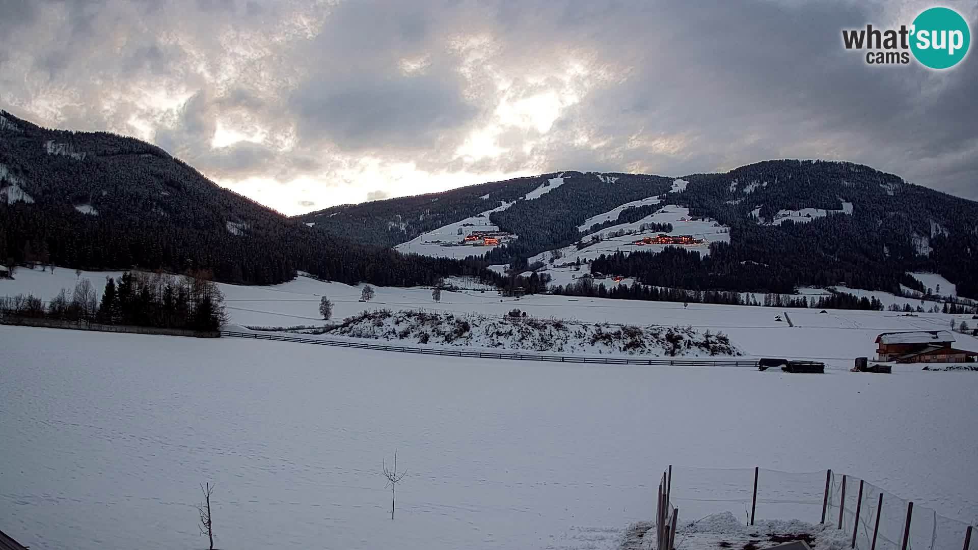 Webkamera Olang | Blick auf den Kronplatz von den Sottla Apartments