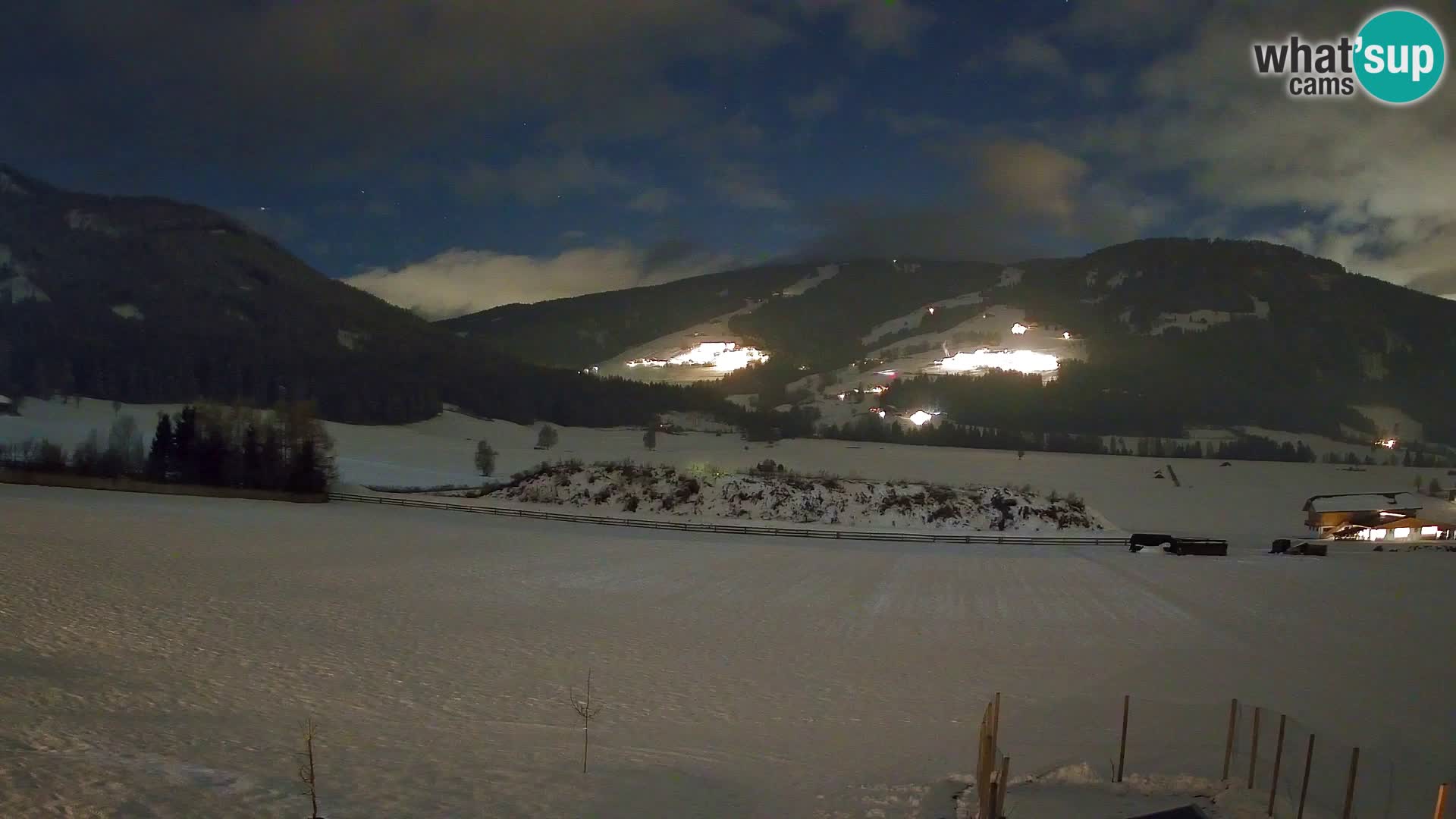 Webkamera Olang | Blick auf den Kronplatz von den Sottla Apartments