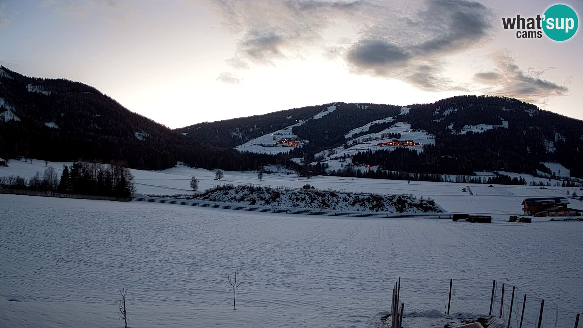 Webkamera Olang | Blick auf den Kronplatz von den Sottla Apartments