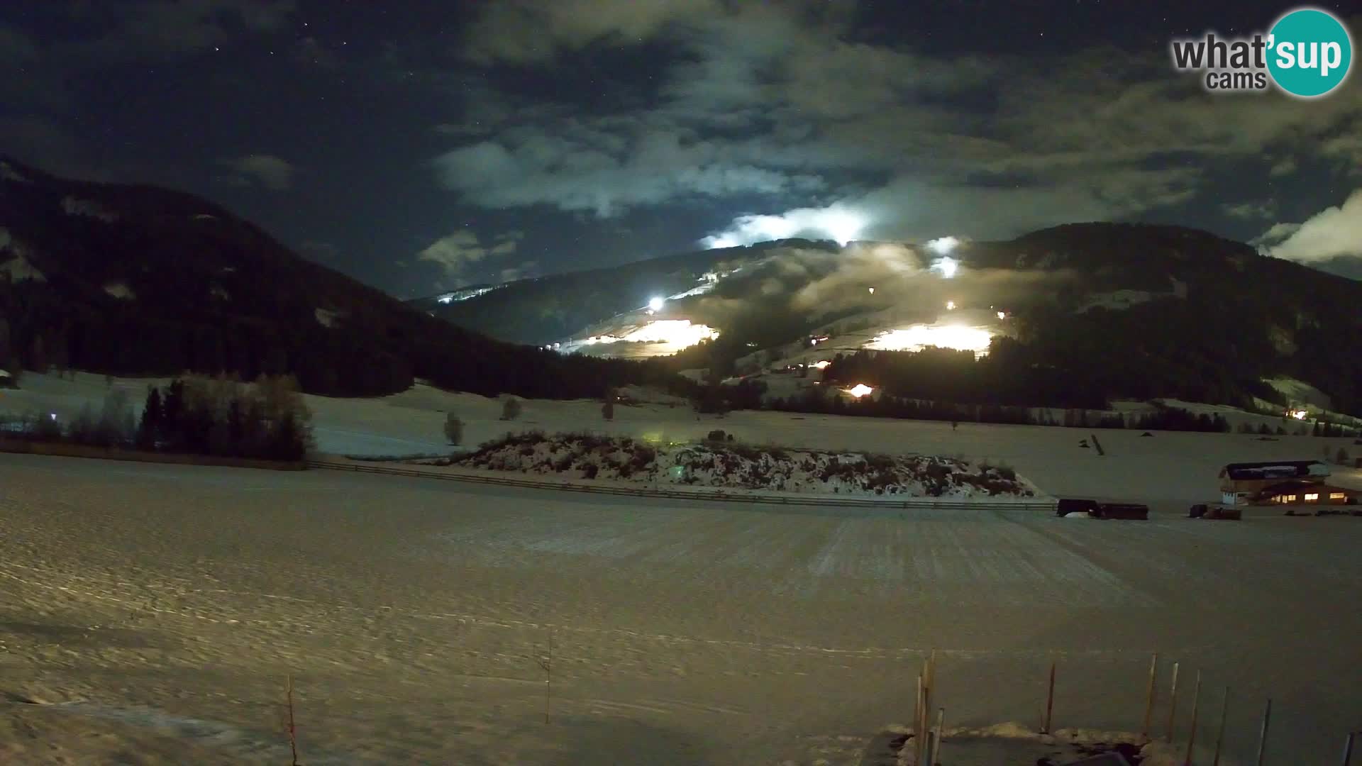 Webkamera Olang | Blick auf den Kronplatz von den Sottla Apartments