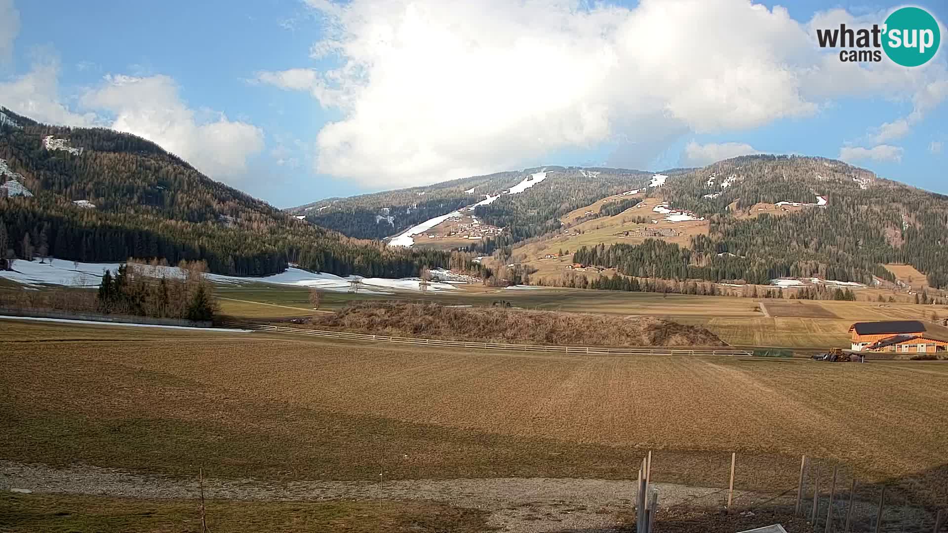 Webkamera Olang | Blick auf den Kronplatz von den Sottla Apartments