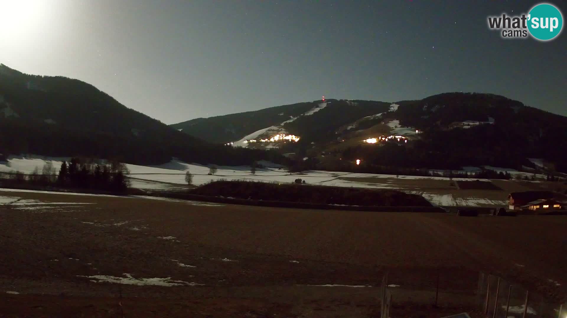 Webkamera Olang | Blick auf den Kronplatz von den Sottla Apartments