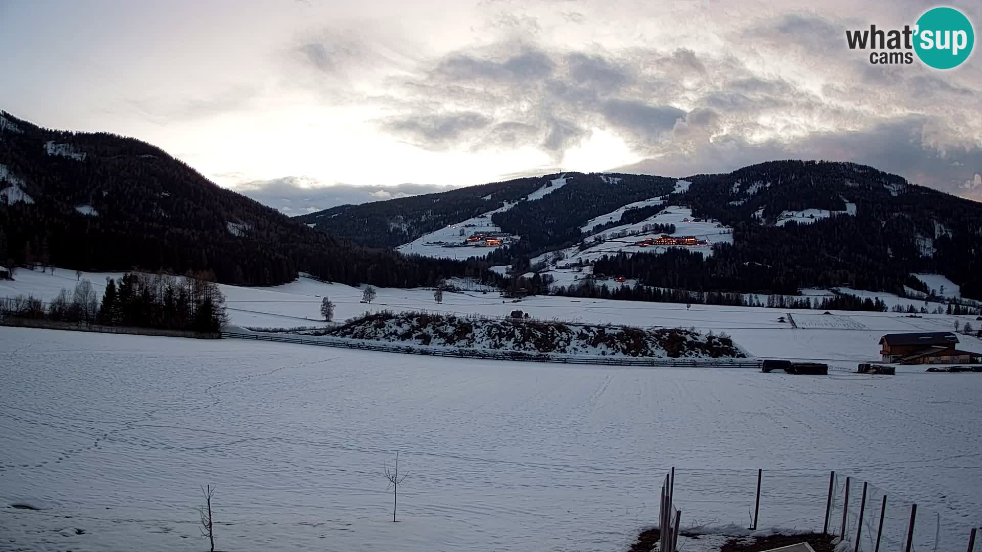 Webkamera Olang | Blick auf den Kronplatz von den Sottla Apartments