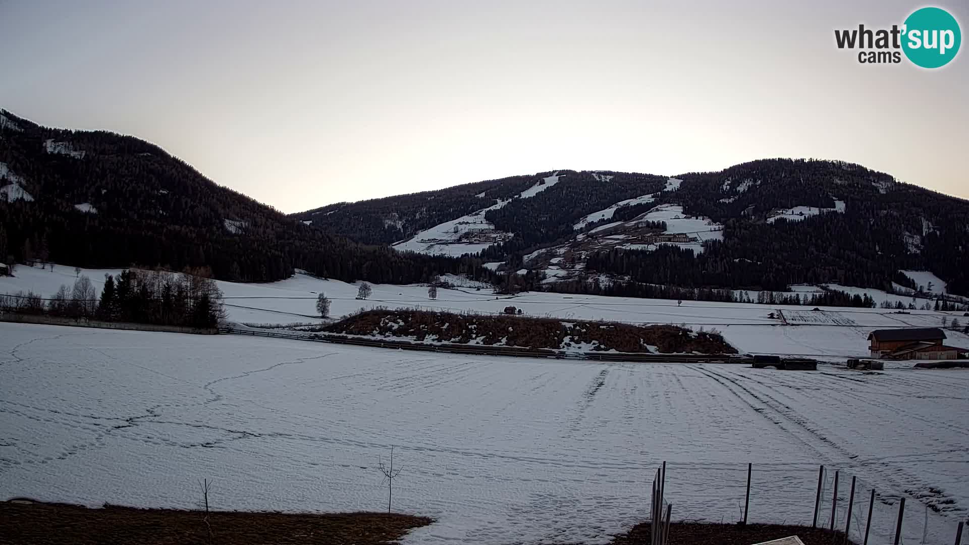 Webkamera Olang | Blick auf den Kronplatz von den Sottla Apartments