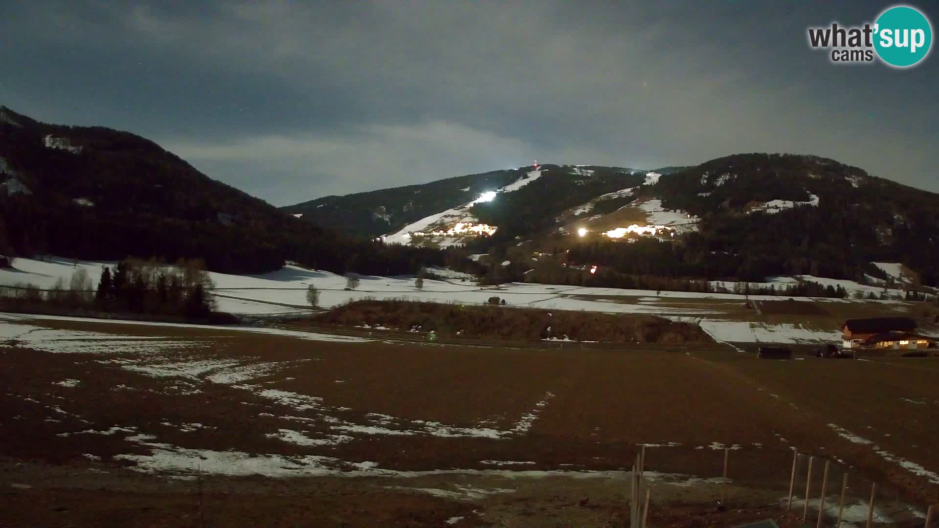 Webkamera Olang | Blick auf den Kronplatz von den Sottla Apartments