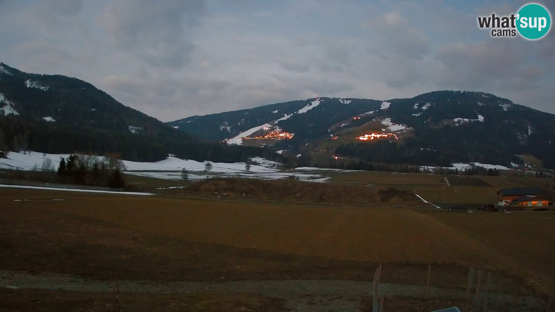 Webkamera Olang | Blick auf den Kronplatz von den Sottla Apartments
