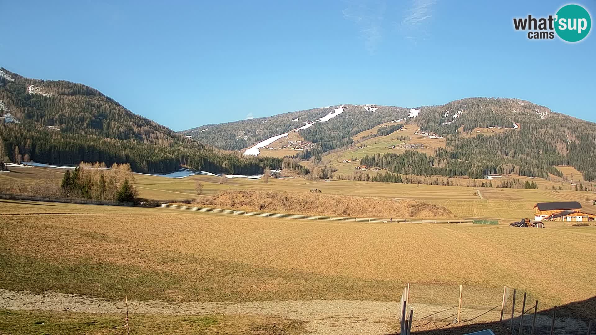 Webkamera Olang | Blick auf den Kronplatz von den Sottla Apartments