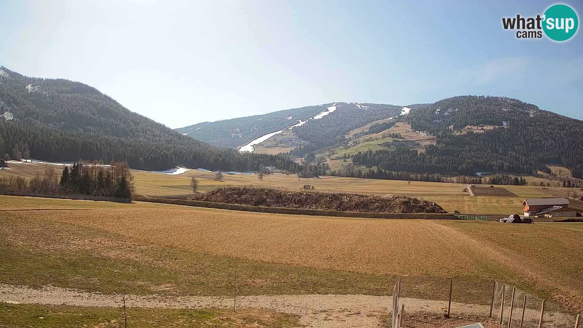 Webkamera Olang | Blick auf den Kronplatz von den Sottla Apartments