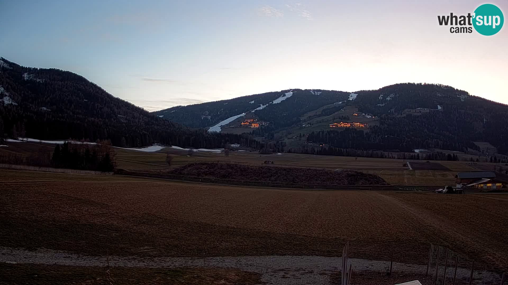 Webkamera Olang | Blick auf den Kronplatz von den Sottla Apartments